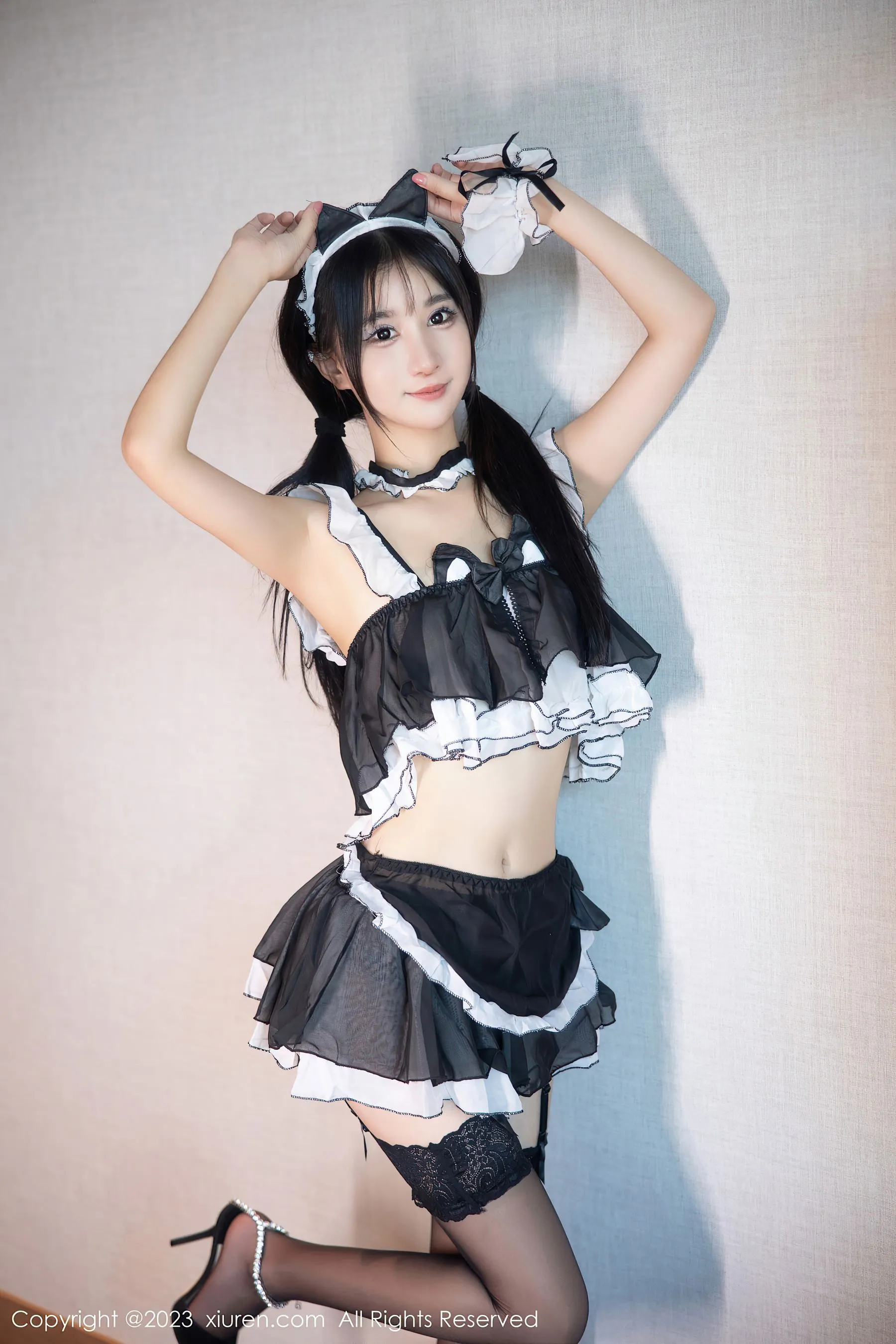 秀人网 No.6795 小果冻儿 黑丝美腿