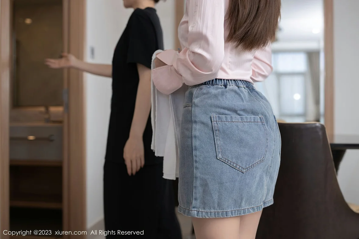 XiuRen 秀人 No.6832 主题“向邻居借水” 杏子Yada 性感写真 [80P]