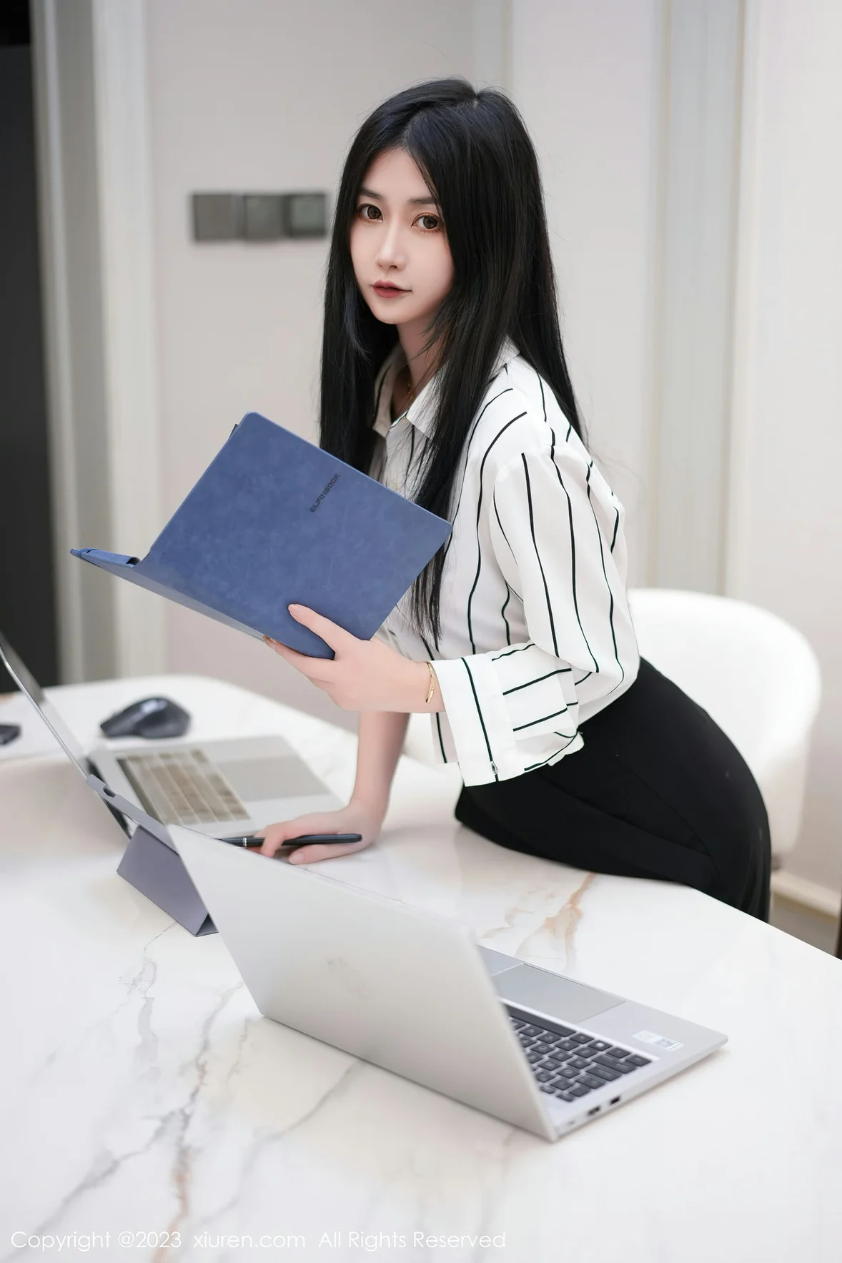 XiuRen 秀人 No.6845 laura阿姣 妩媚欲滴性感写真 [74P]