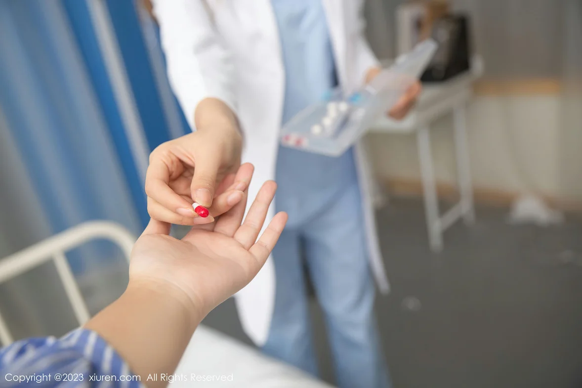 XiuRen 秀人 No.6849 绮里嘉ula 美女医生装扮性感写真 [84P]