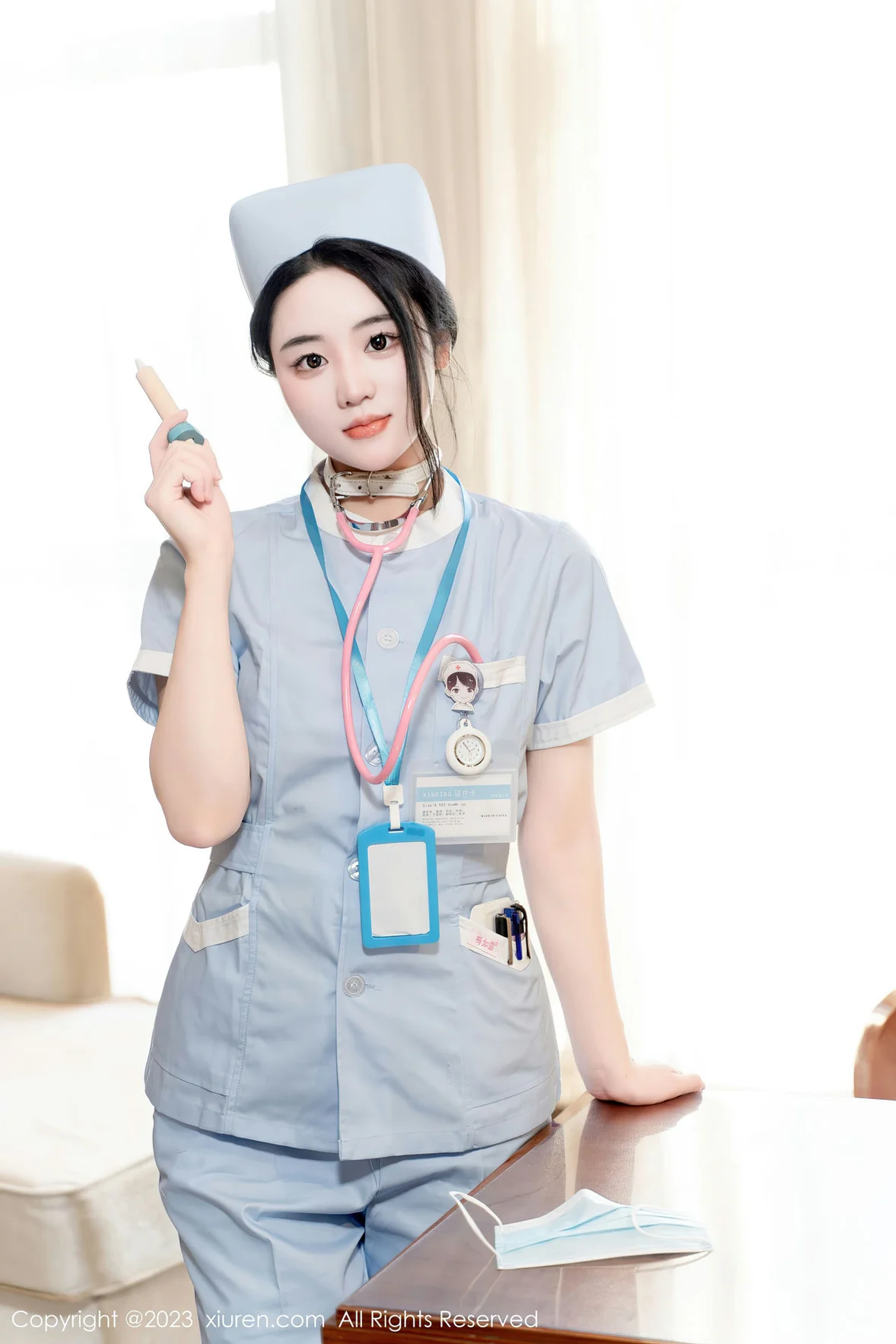XiuRen 秀人 No.6868 汐汐爱吃草莓 护士身体柔韧软妹子 [63P]