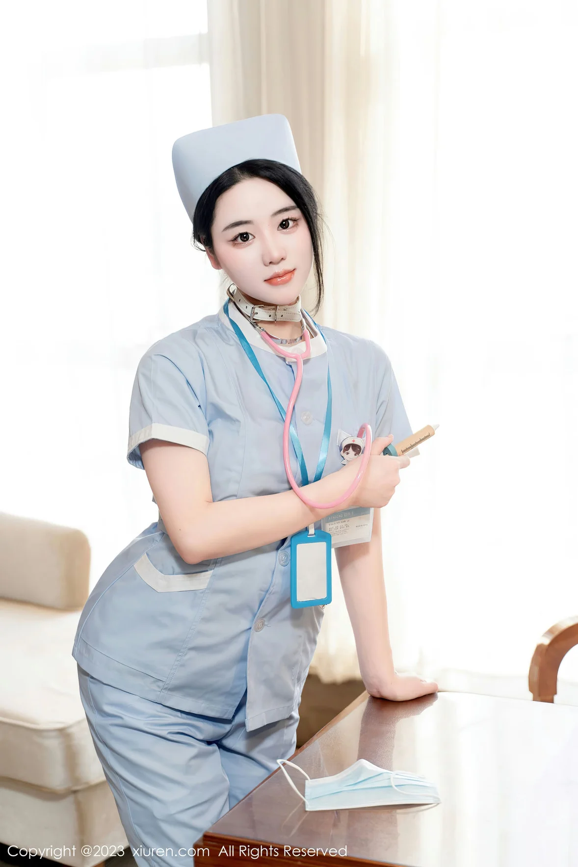 XiuRen 秀人 No.6868 汐汐爱吃草莓 护士身体柔韧软妹子 [63P]