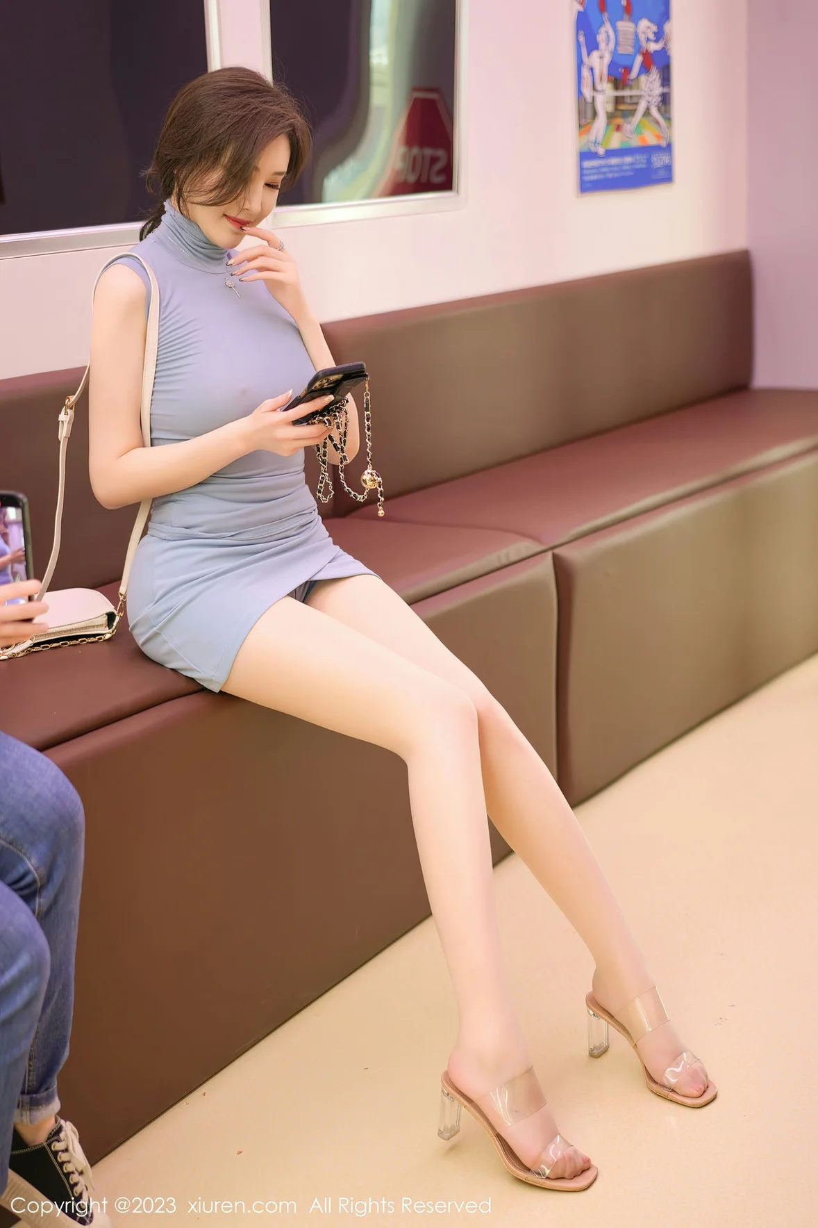 XiuRen 秀人 No.6888 Carol周妍希 地铁场景拍摄性感写真 [72P]