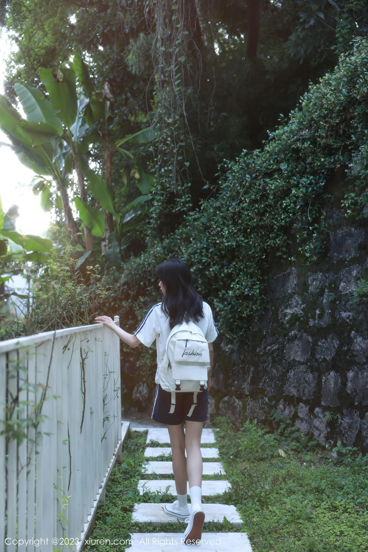 XiuRen 秀人 No.6895 糖豆sisi 学妹制服诱惑首套写真 [55P]