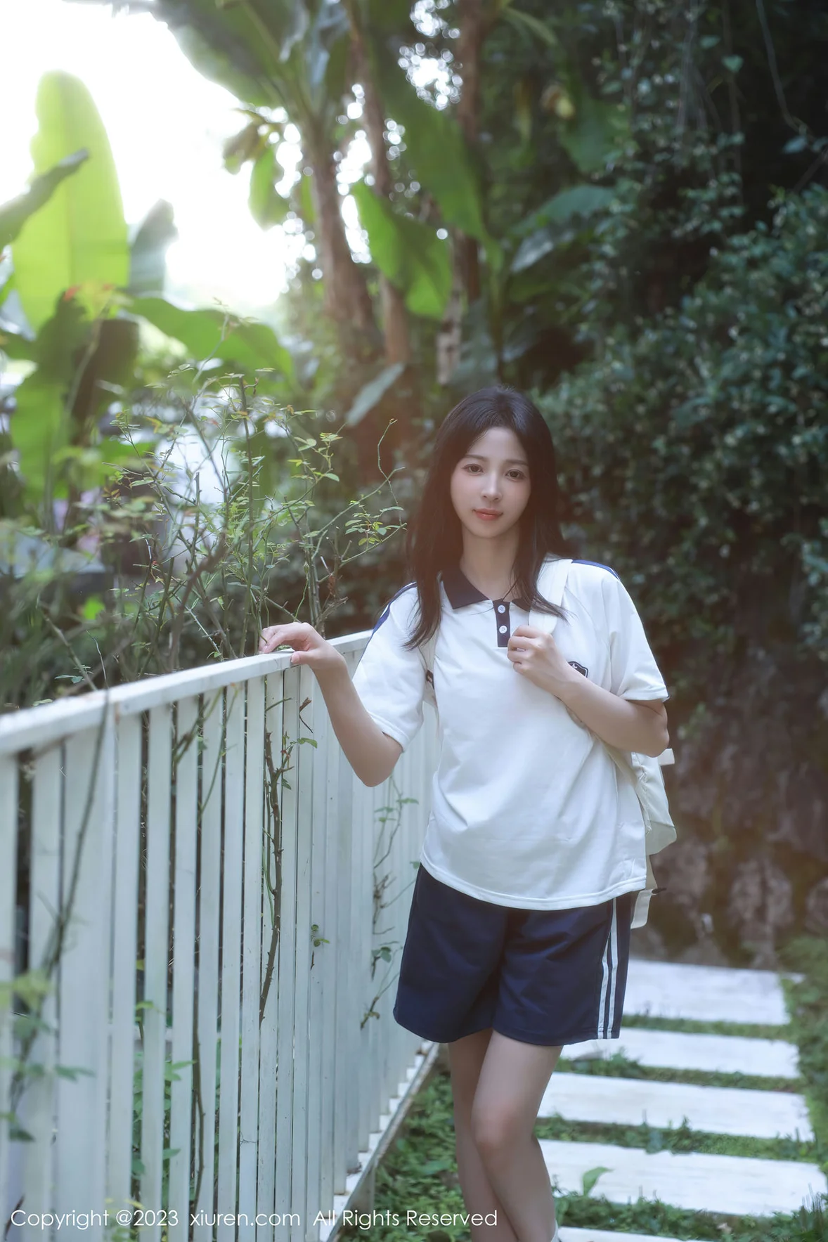 XiuRen 秀人 No.6895 糖豆sisi 学妹制服诱惑首套写真 [55P]