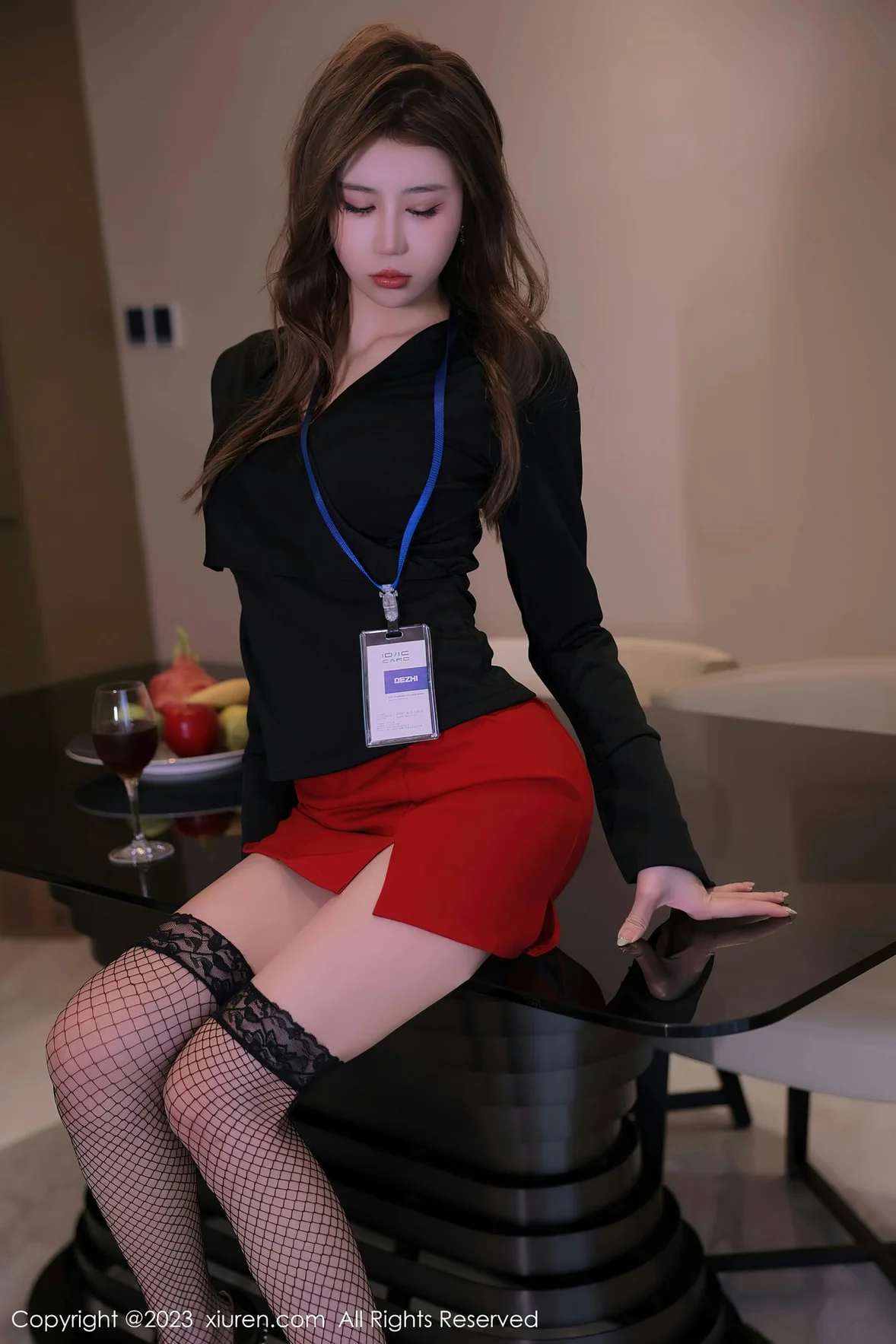 XiuRen 秀人 No.6903 tina_甜仔 红色蕾丝情趣内衣广州旅拍 [71P]