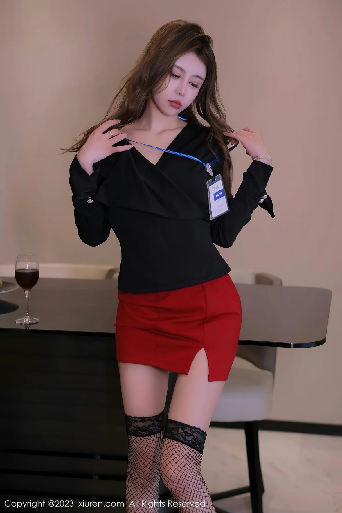 XiuRen 秀人 No.6903 tina_甜仔 红色蕾丝情趣内衣广州旅拍 [71P]