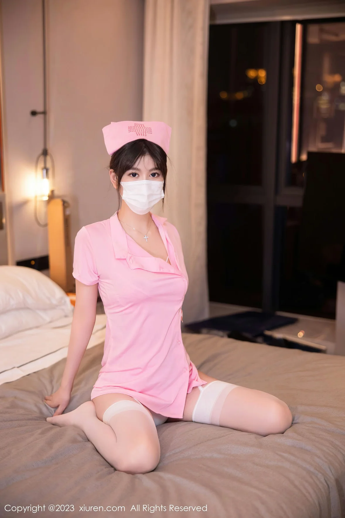 XiuRen 秀人 No.6910 李雅柔182CM 情趣护士服性感写真 [61P]