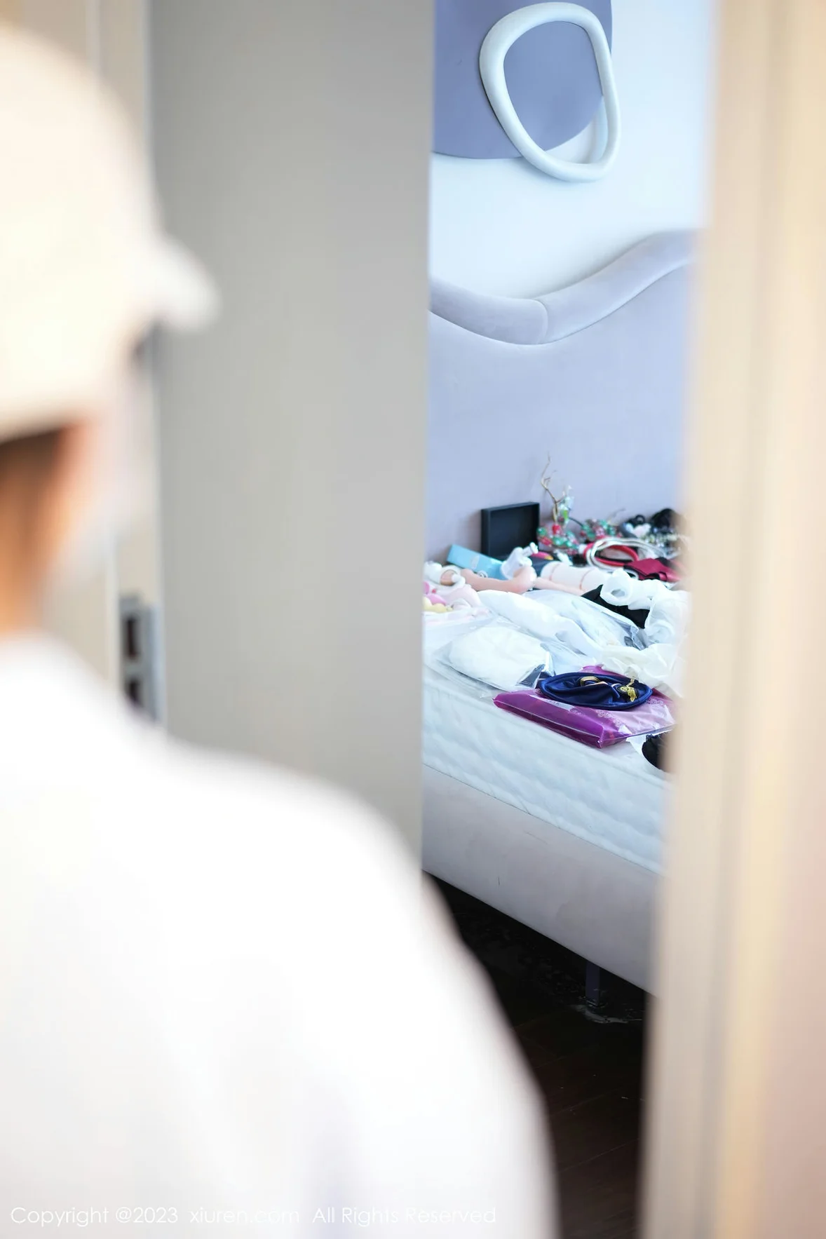 XiuRen 秀人 No.6922 laura阿姣 表弟来我家 [78P]