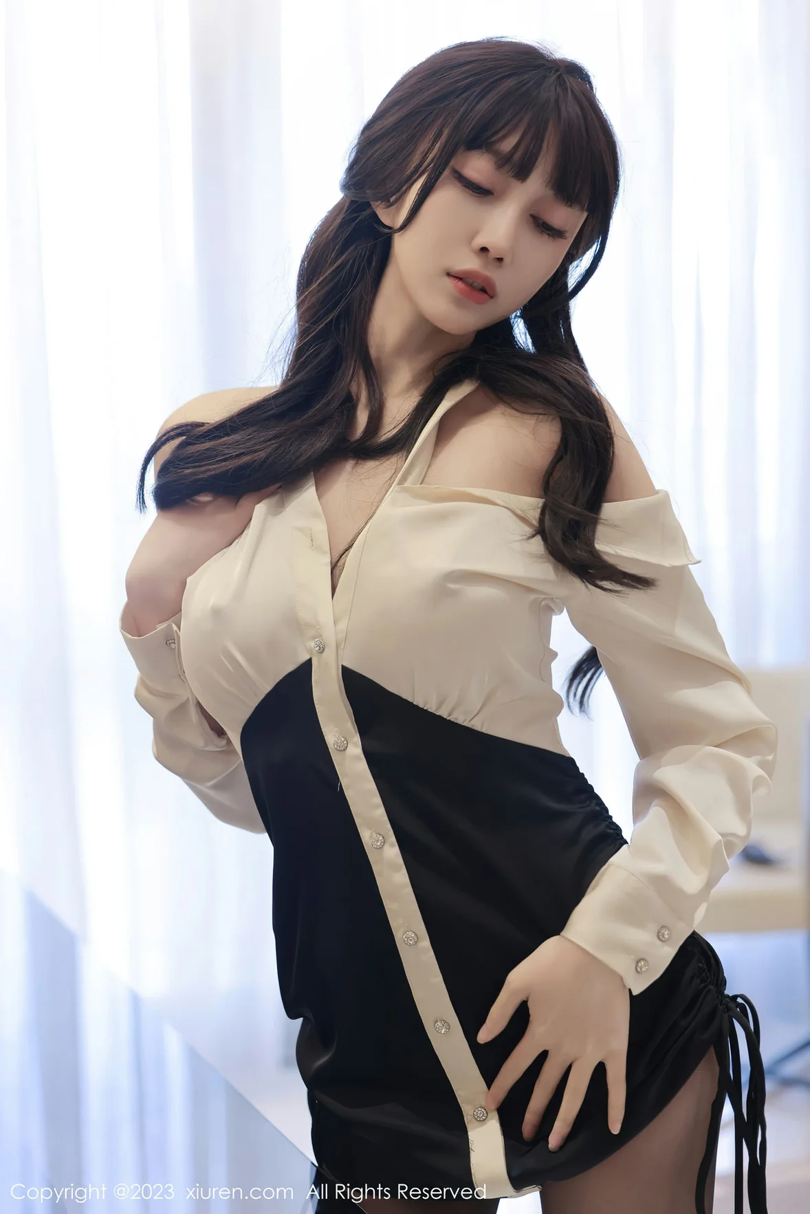 XiuRen 秀人 No.6929 玥儿玥er 魅惑黑丝广州旅拍 [69P]