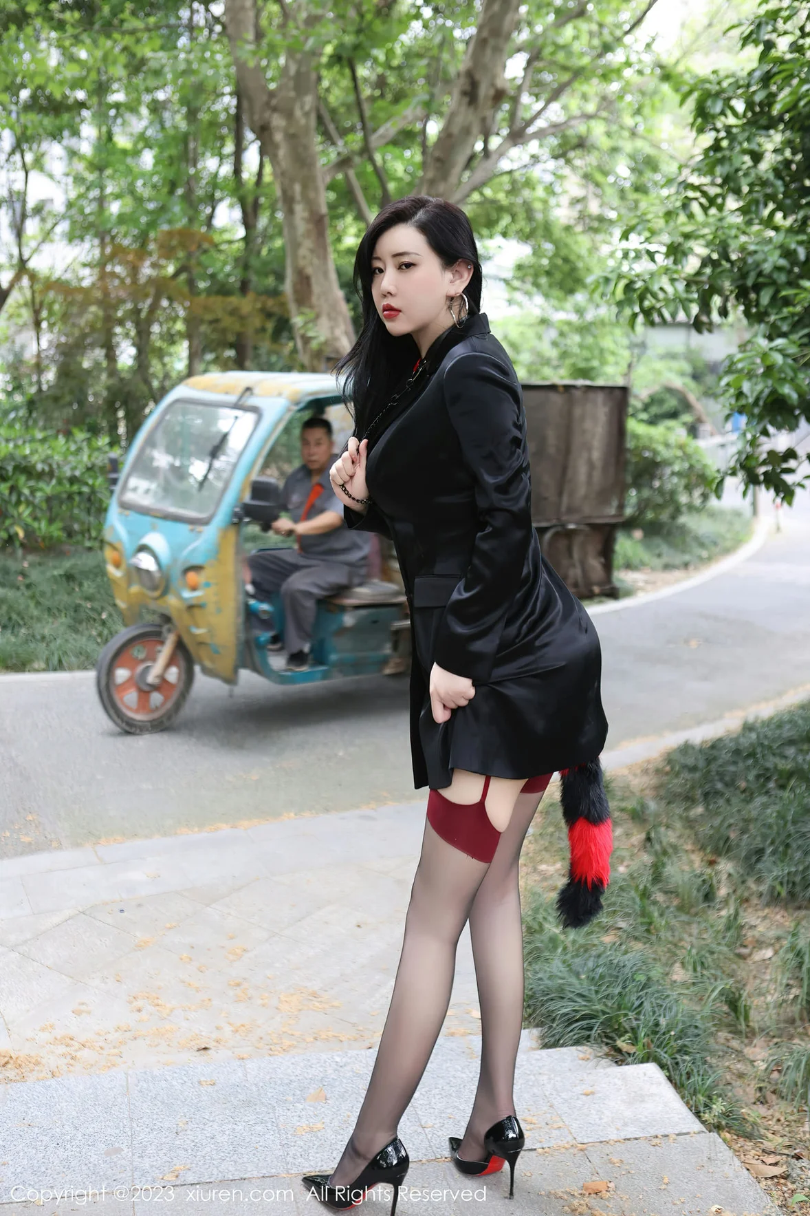 XiuRen 秀人 No.6950 王婉悠Queen 户外sm性感写真 [84P]