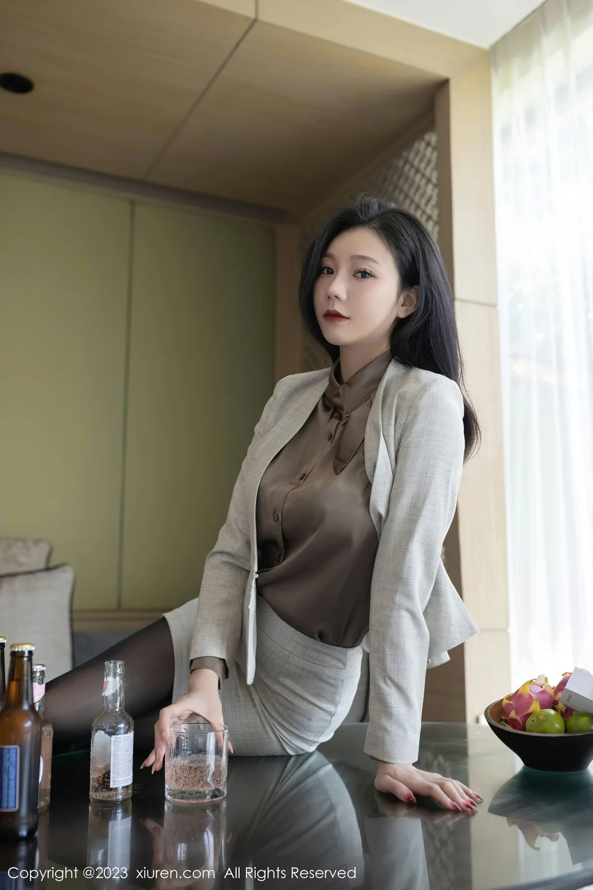 XiuRen 秀人 No.6951 安然anran 灰色职业Ol泰国旅拍 [80P]