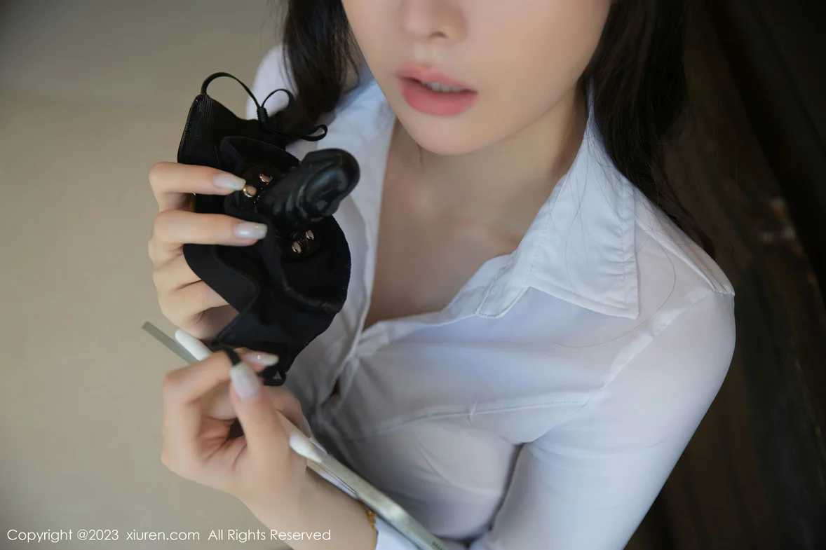 XiuRen 秀人 No.6960 是小逗逗 红色蕾丝衣巴厘岛旅拍 [79P]