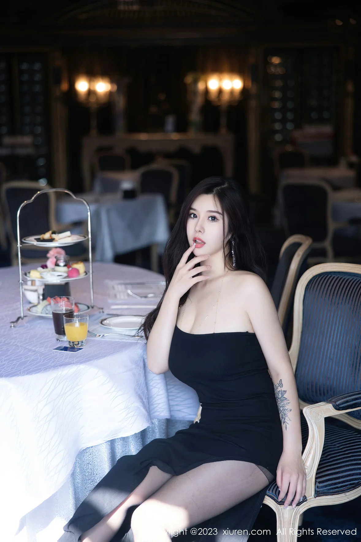 XiuRen 秀人 No.6973 周思乔Betty巨乳黑色露肩短裙性感私房 [81P]