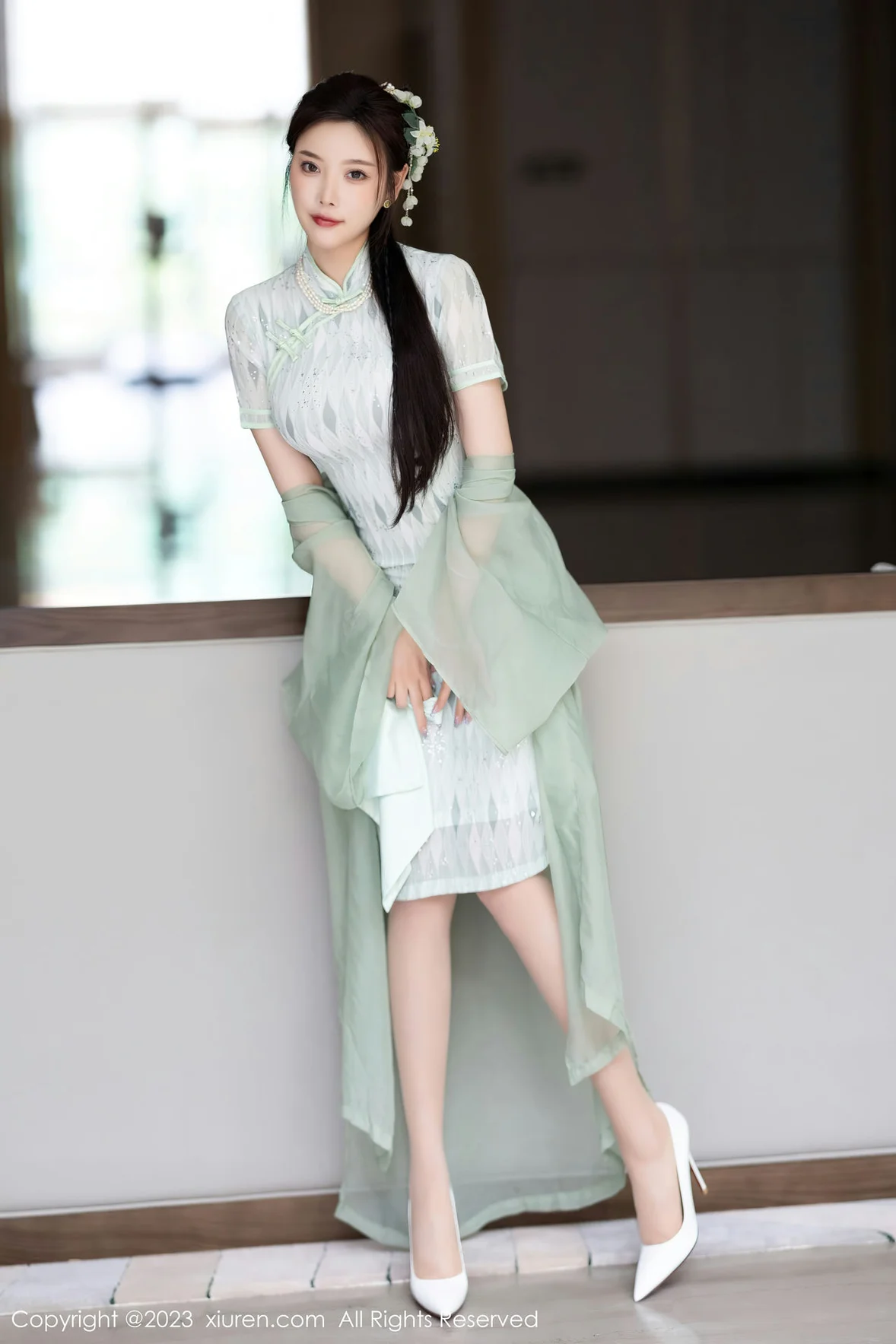 XiuRen 秀人 No.6983 杨晨晨Yome 淡绿色旗袍性感写真 [85P]