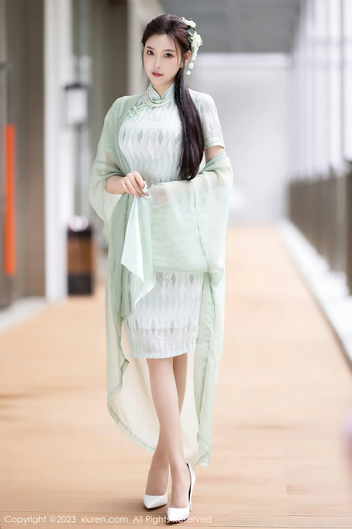 XiuRen 秀人 No.6983 杨晨晨Yome 淡绿色旗袍性感写真 [85P]