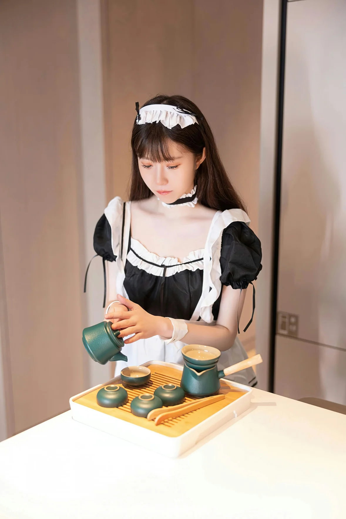 XiuRen 秀人 No.7034 林悠悠 黑色女仆性感写真 [85P]