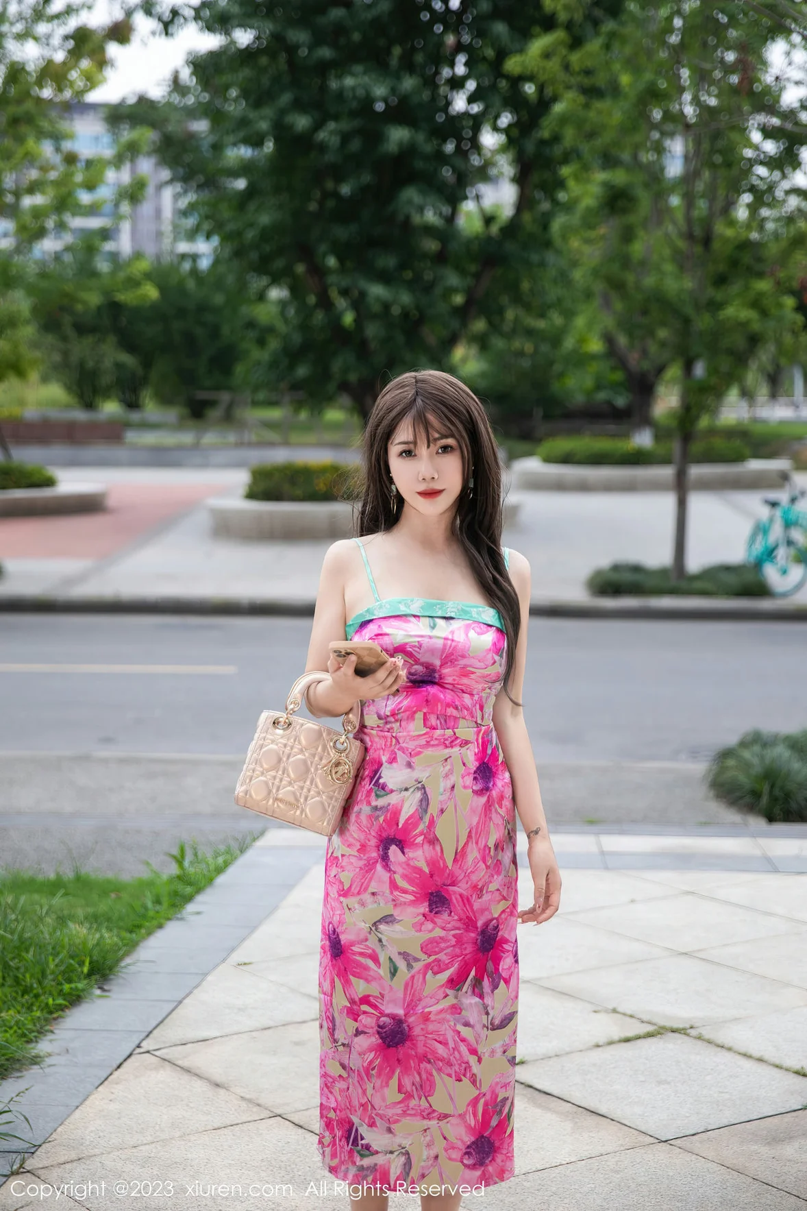 XiuRen 秀人 No.7065 严利娅Yuliya 网红情人裙性感写真 [76P]