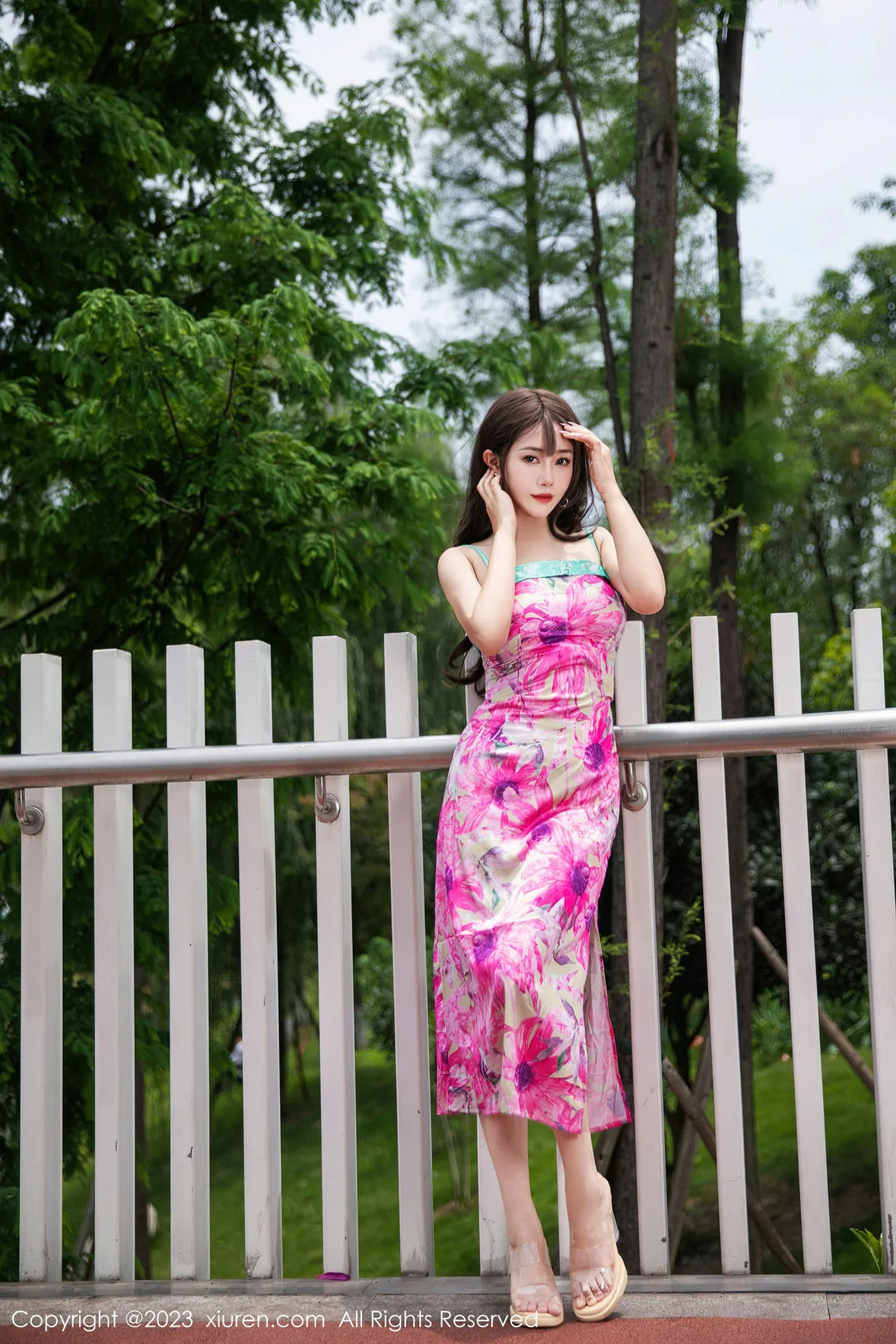 XiuRen 秀人 No.7065 严利娅Yuliya 网红情人裙性感写真 [76P]