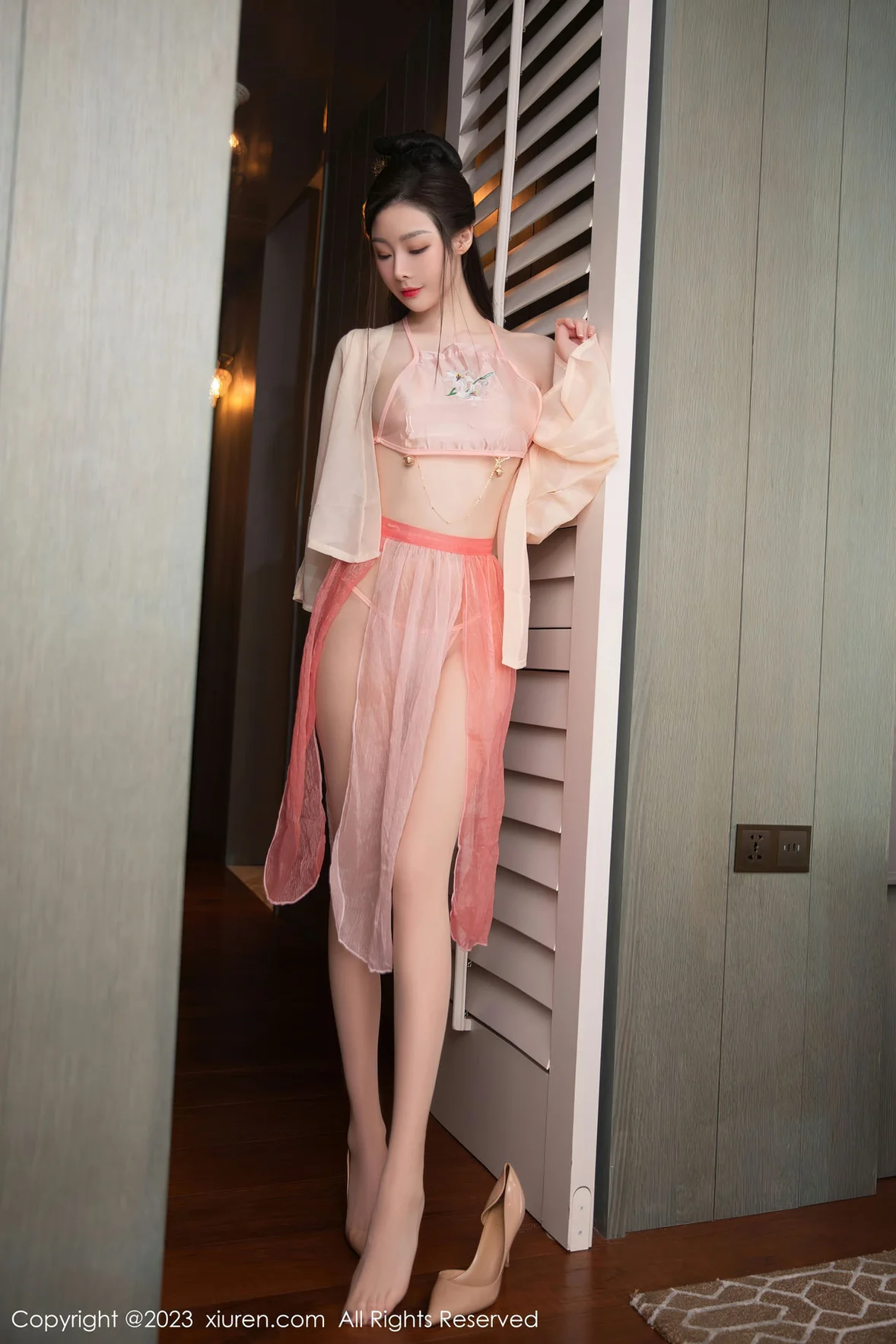 XiuRen 秀人 No.7075 是小逗逗 粉色古装性感写真 [80P]