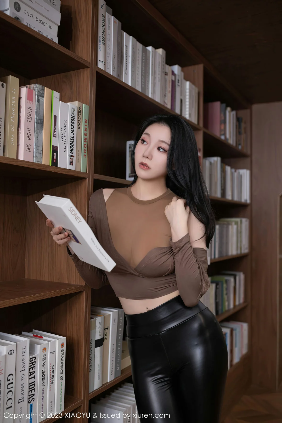 XiuRen 秀人 No.7133 安然anran 图书馆场景拍摄性感写真 [81P]