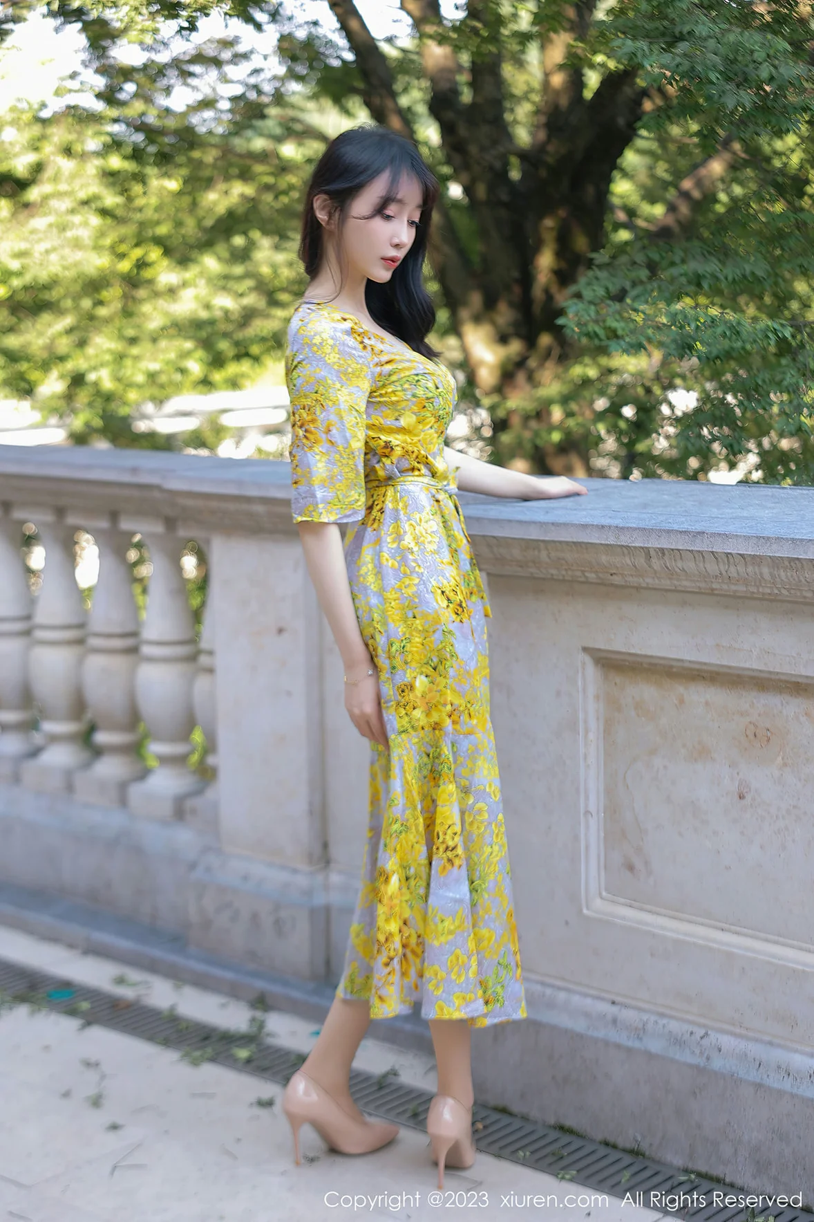 XiuRen 秀人 No.7186 玥儿玥er 花纹长裙杭州旅拍 [72P]