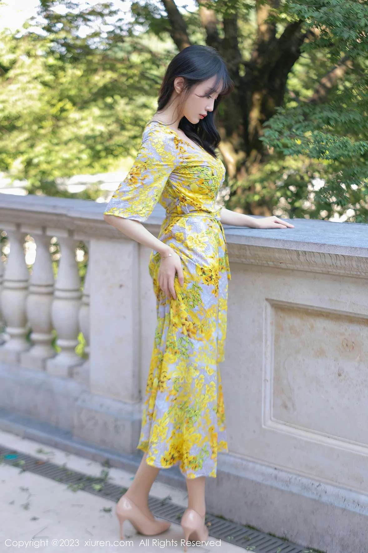 XiuRen 秀人 No.7186 玥儿玥er 花纹长裙杭州旅拍 [72P]