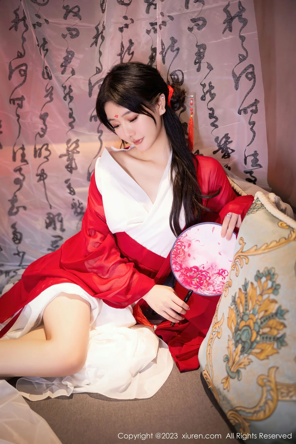 XiuRen 秀人 No.7192 幼幼 红色古装性感写真 [93P]