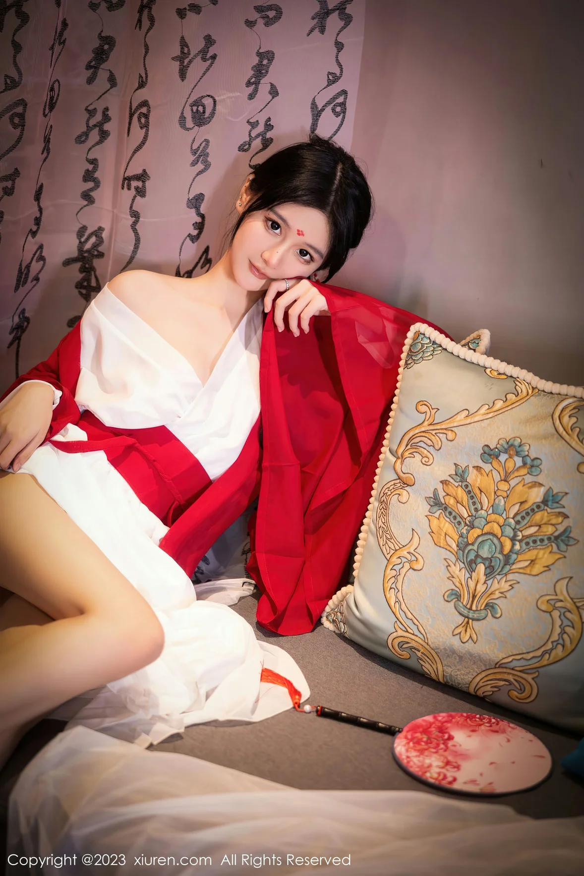 XiuRen 秀人 No.7192 幼幼 红色古装性感写真 [93P]