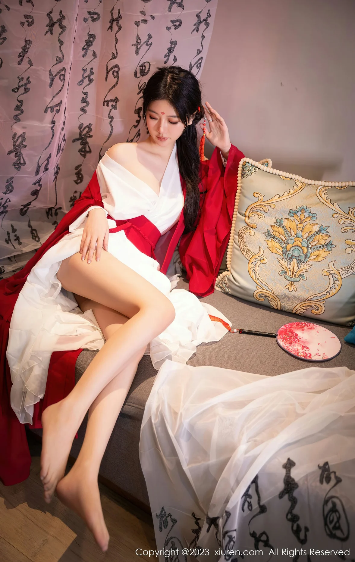 XiuRen 秀人 No.7192 幼幼 红色古装性感写真 [93P]