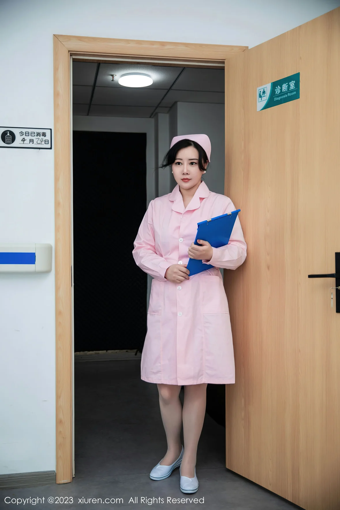 XiuRen 秀人 No.7199 王婉悠Queen 粉色情趣护士性感写真 [82P]