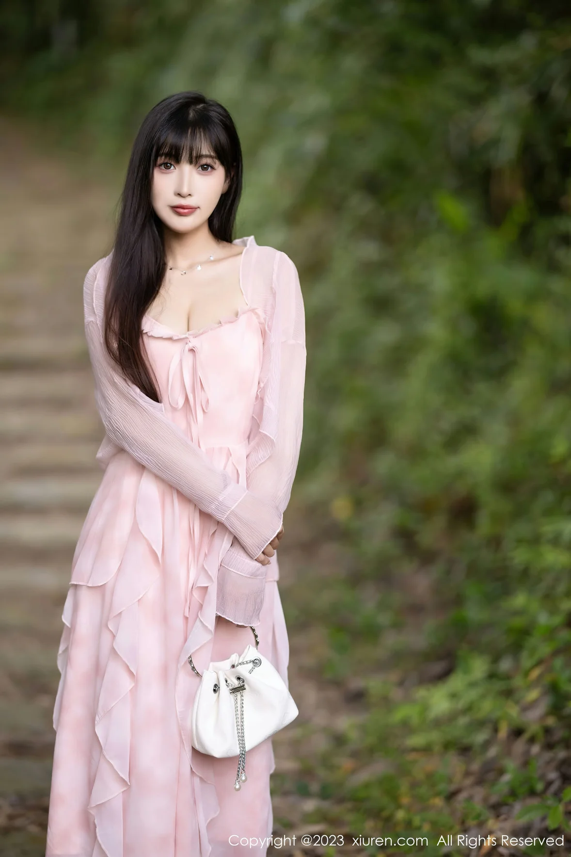 XiuRen 秀人 No.7263 林星阑 粉色丝袜安吉旅拍 [84P]