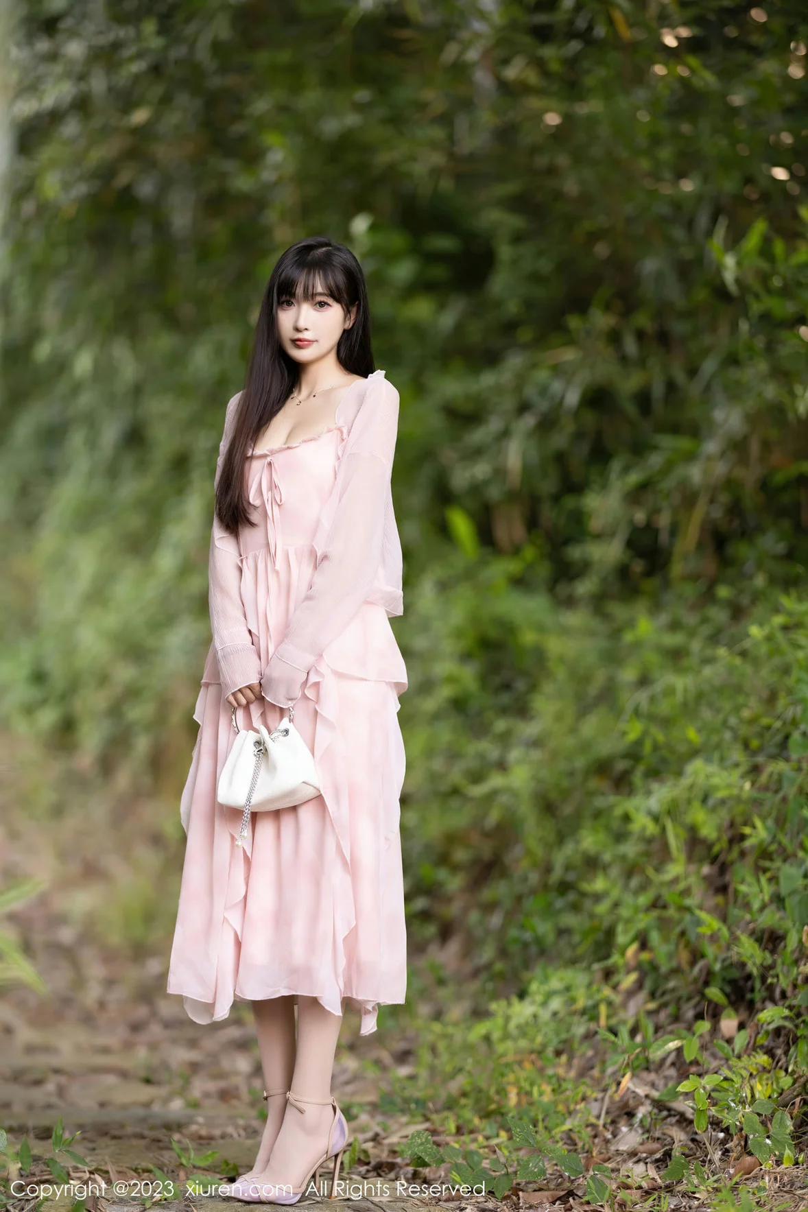 XiuRen 秀人 No.7263 林星阑 粉色丝袜安吉旅拍 [84P]