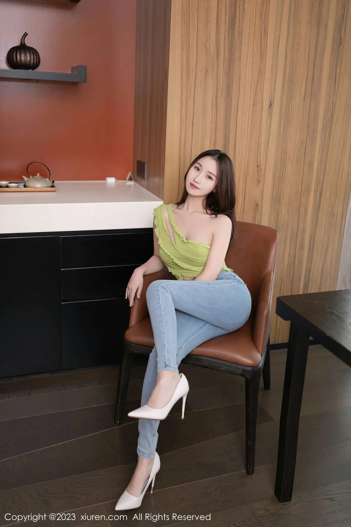 秀人网 No.7381 杏子Yada 绿色上衣性感写真 [86P]