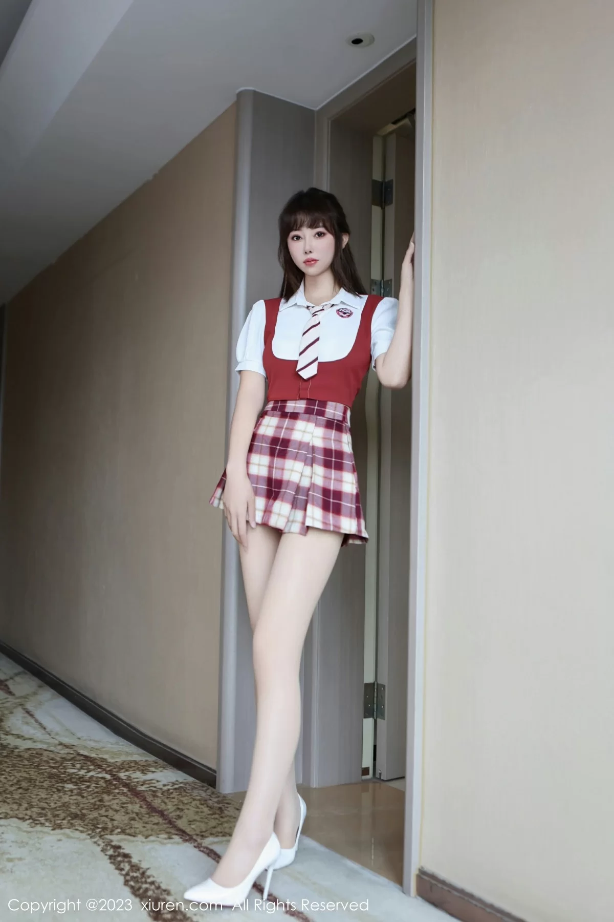 XiuRen 秀人 No.7851 金tiao [77P]