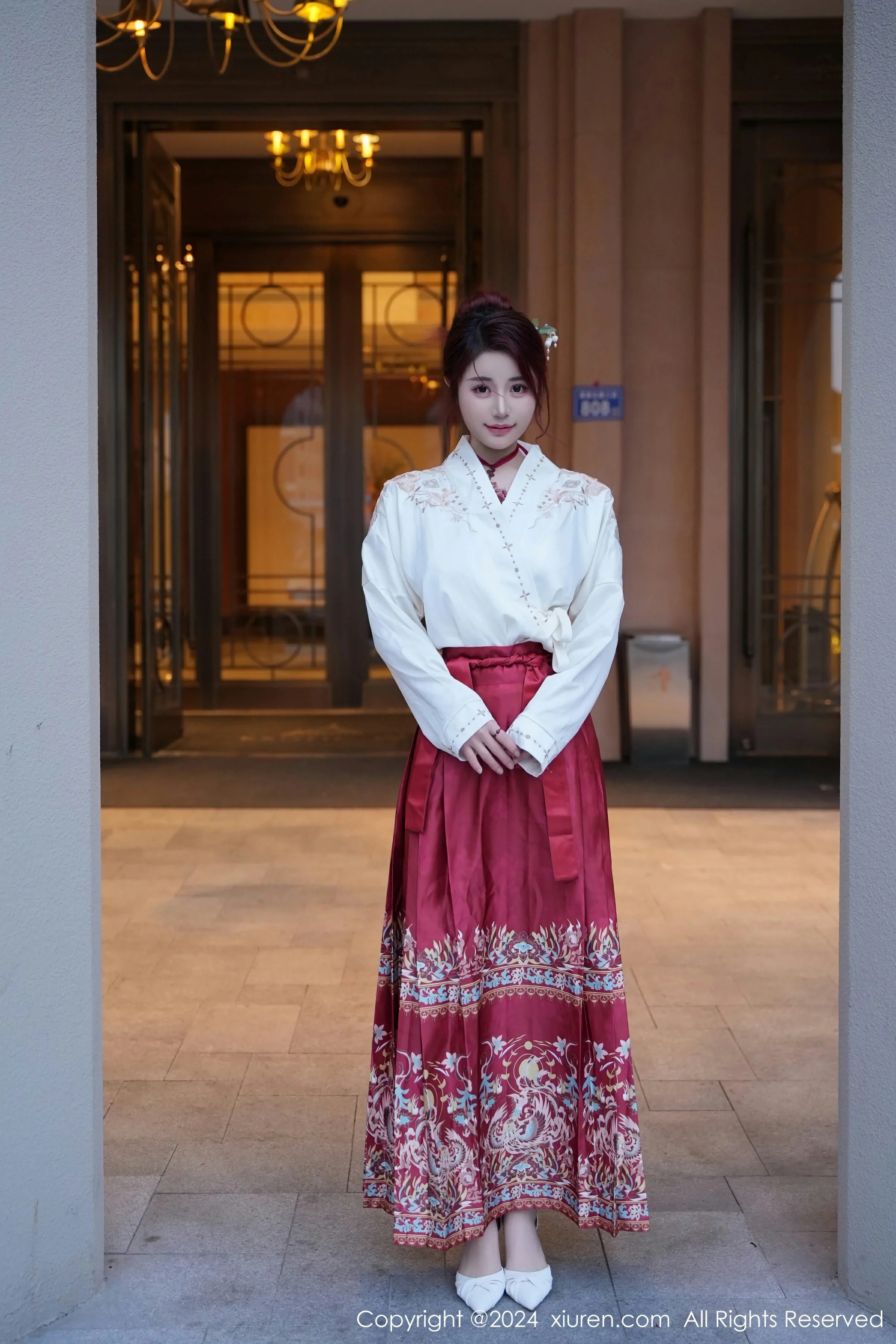 XiuRen 秀人 No.7985 美七 Mia [70P]