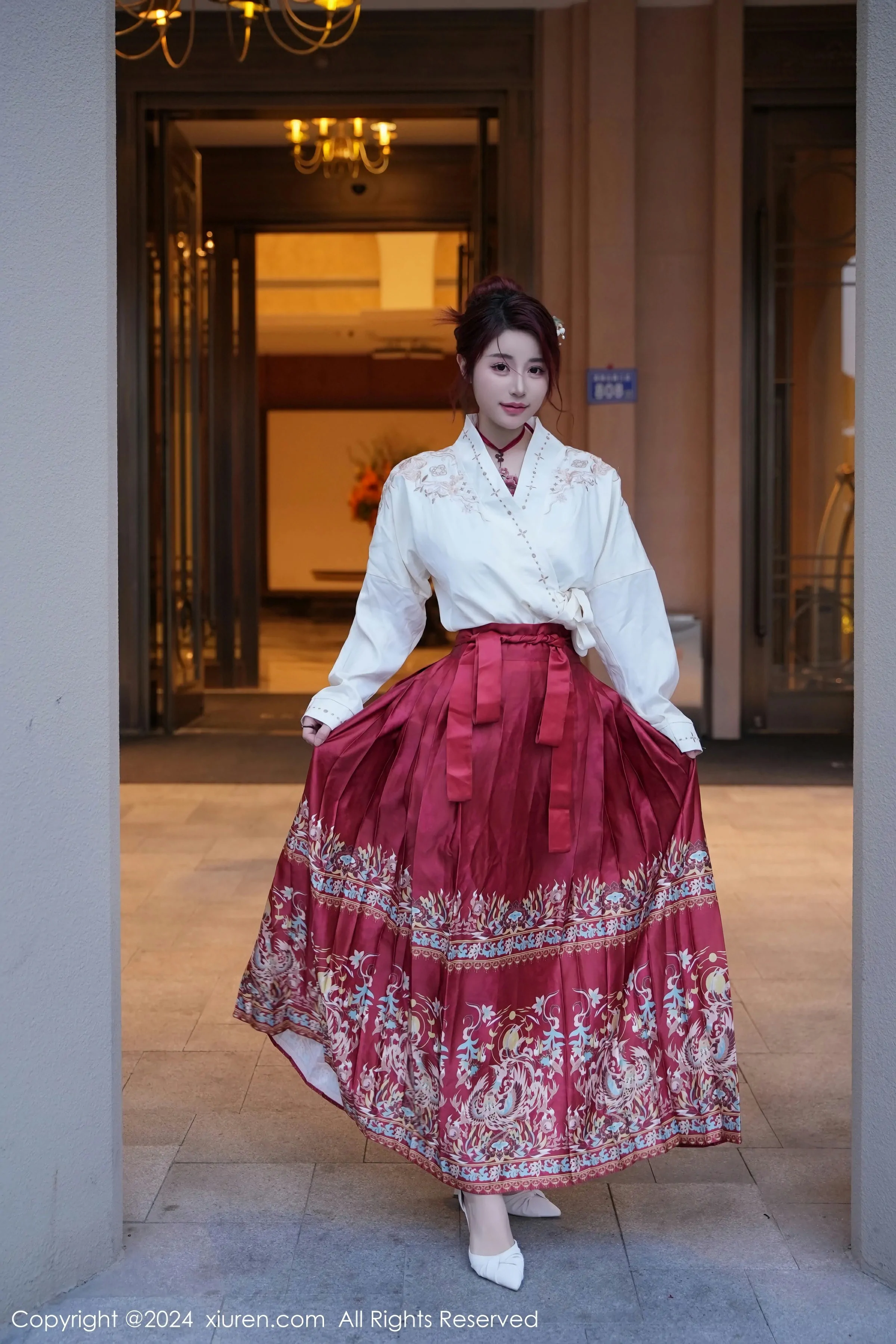 XiuRen 秀人 No.7985 美七 Mia [70P]