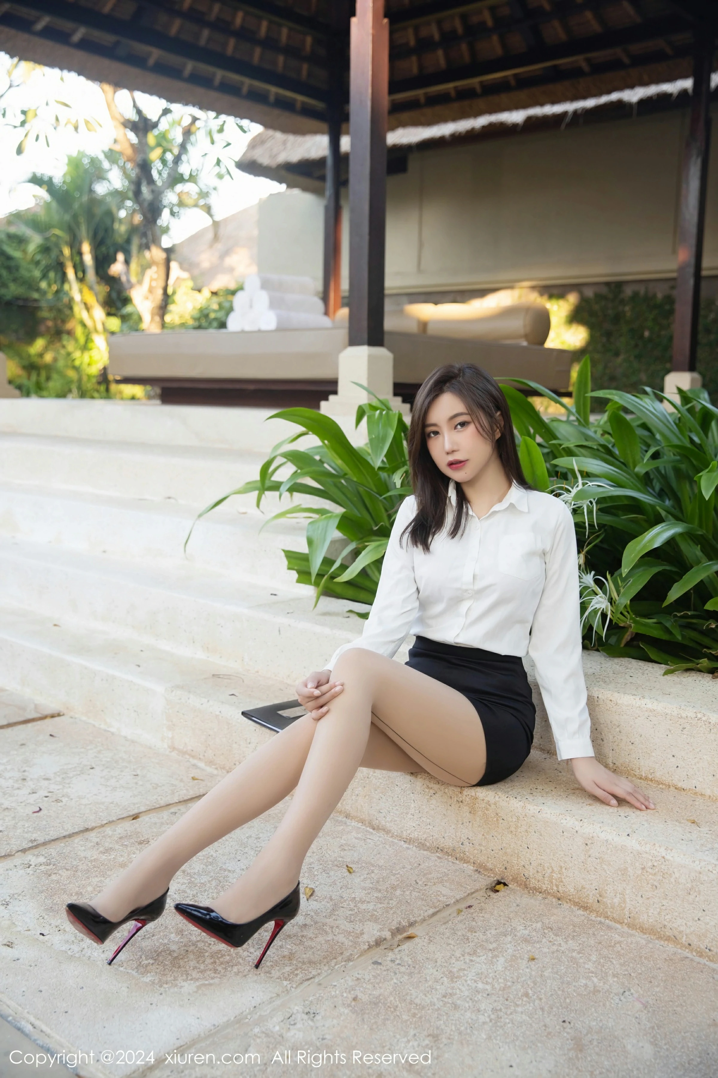 XiuRen 秀人 No.8010 绮里嘉ula [76P]