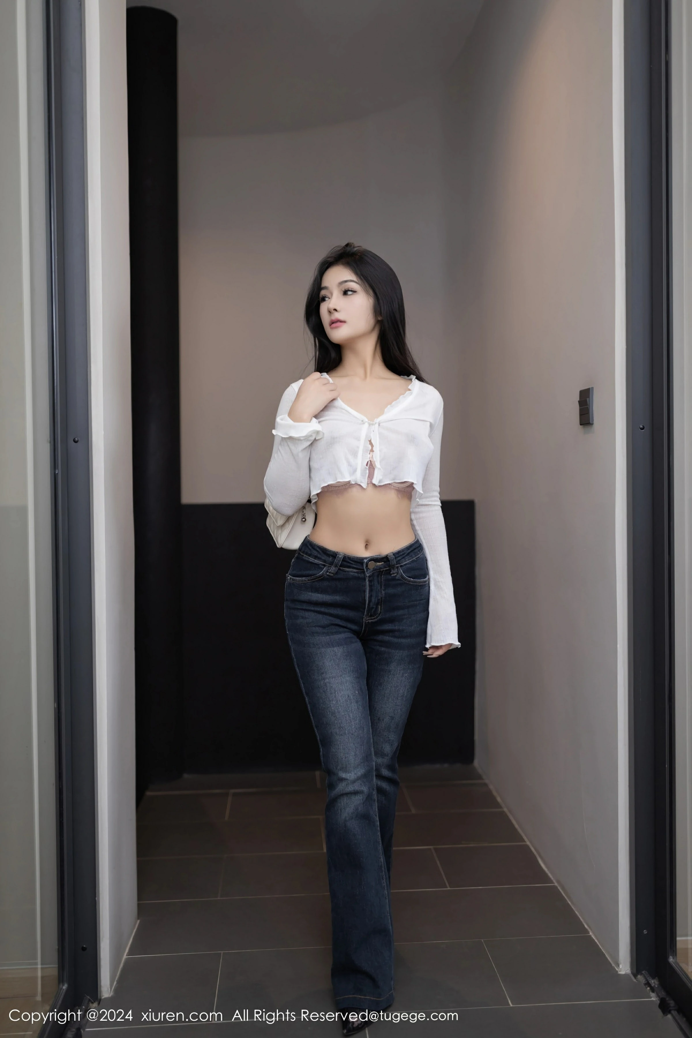 XiuRen 秀人 No.8262 小茶茶tea [80P]