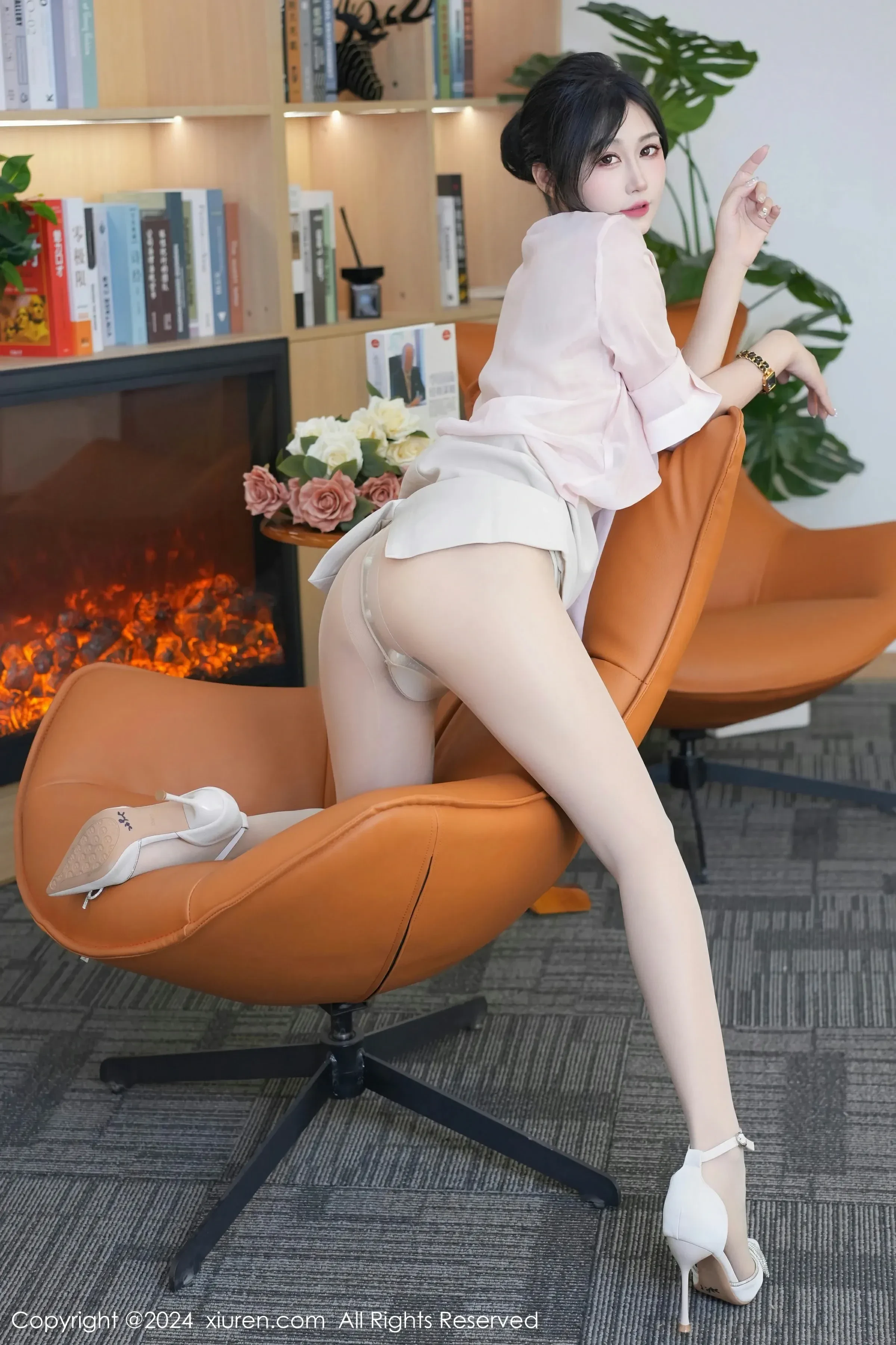 XiuRen 秀人 No.8477 laura阿姣 [70P]