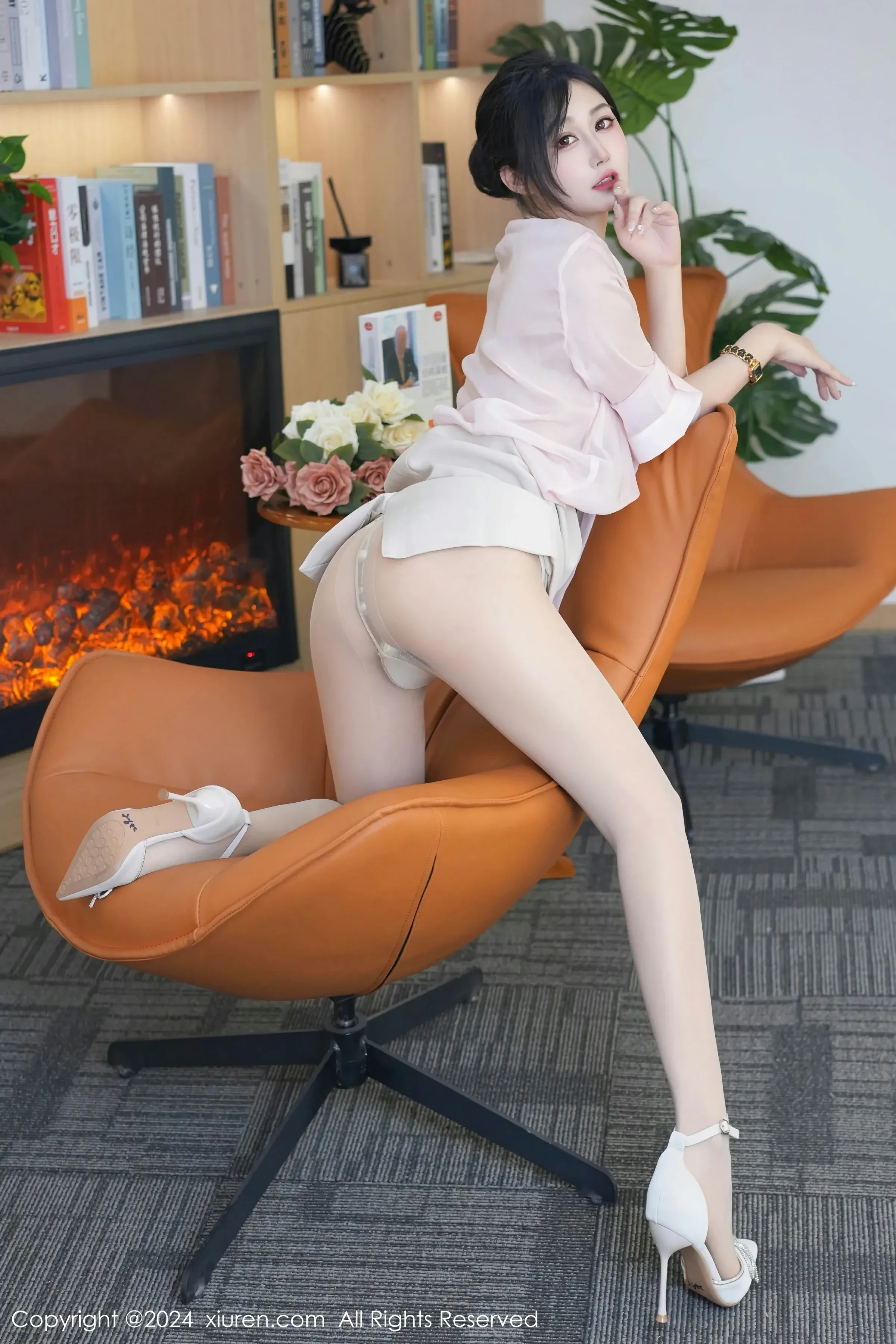 XiuRen 秀人 No.8477 laura阿姣 [70P]