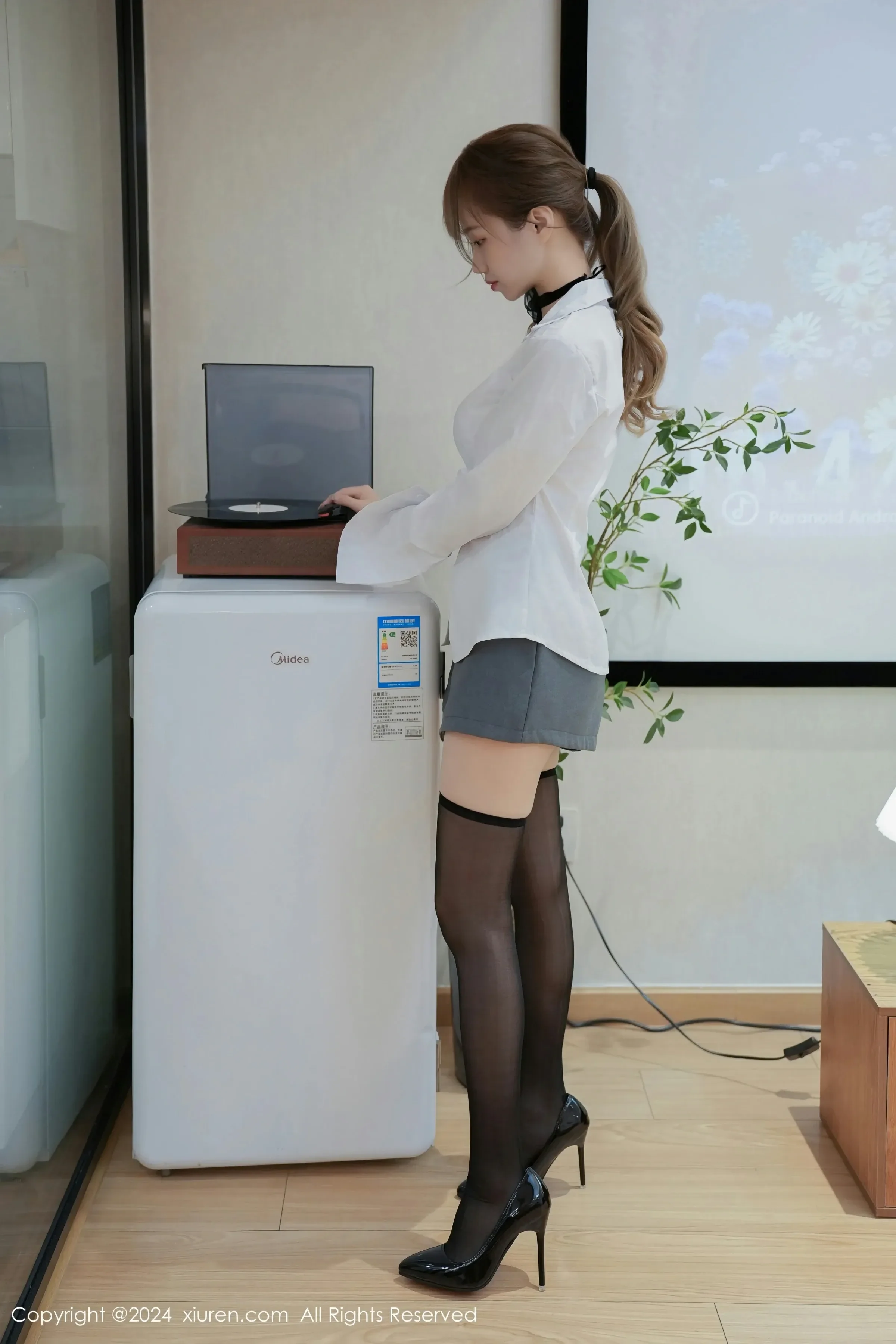 XiuRen 秀人 No.8609 新人模特 甜白酱 [84P]