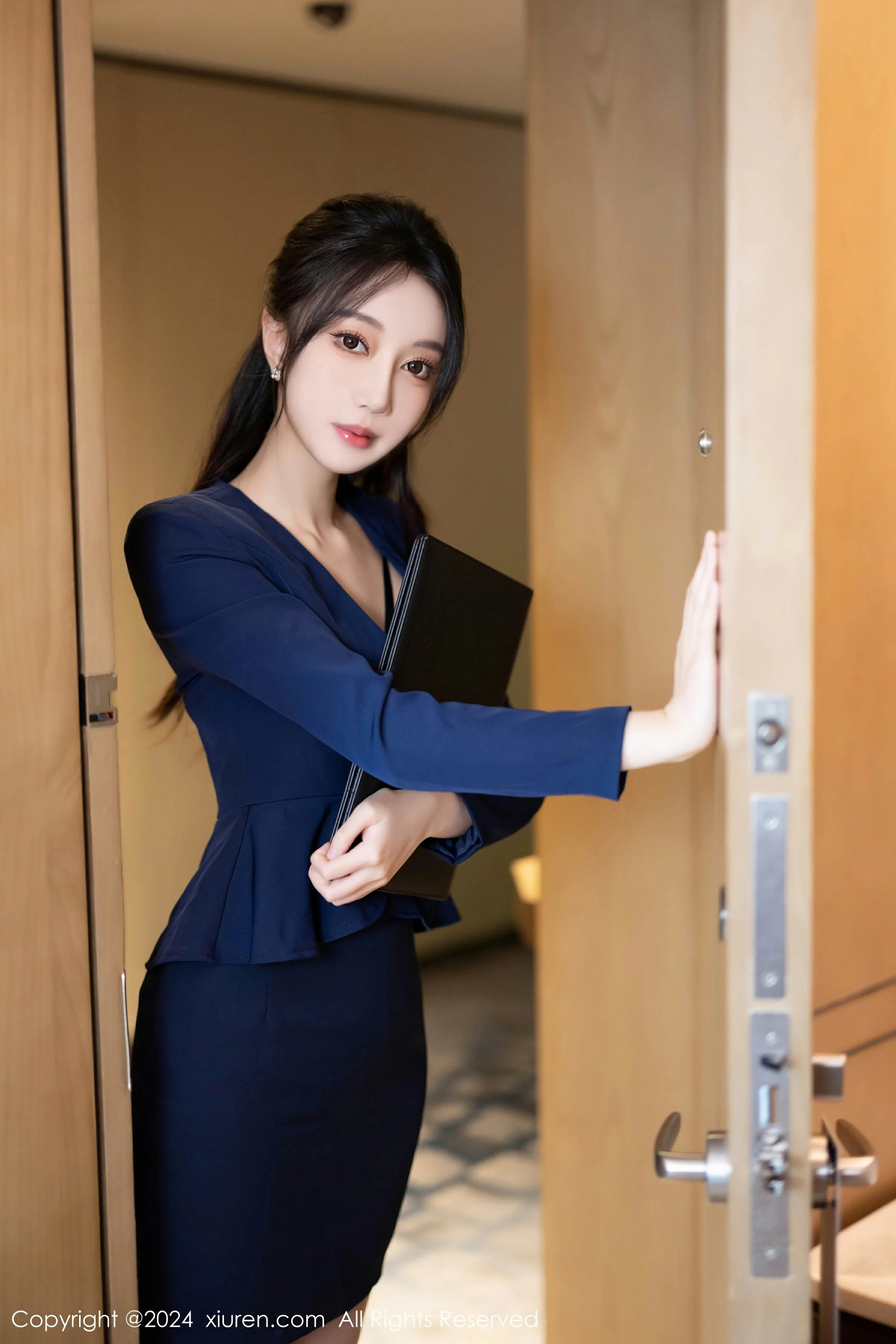 XiuRen 秀人 No.8669 玥儿玥 [90P]