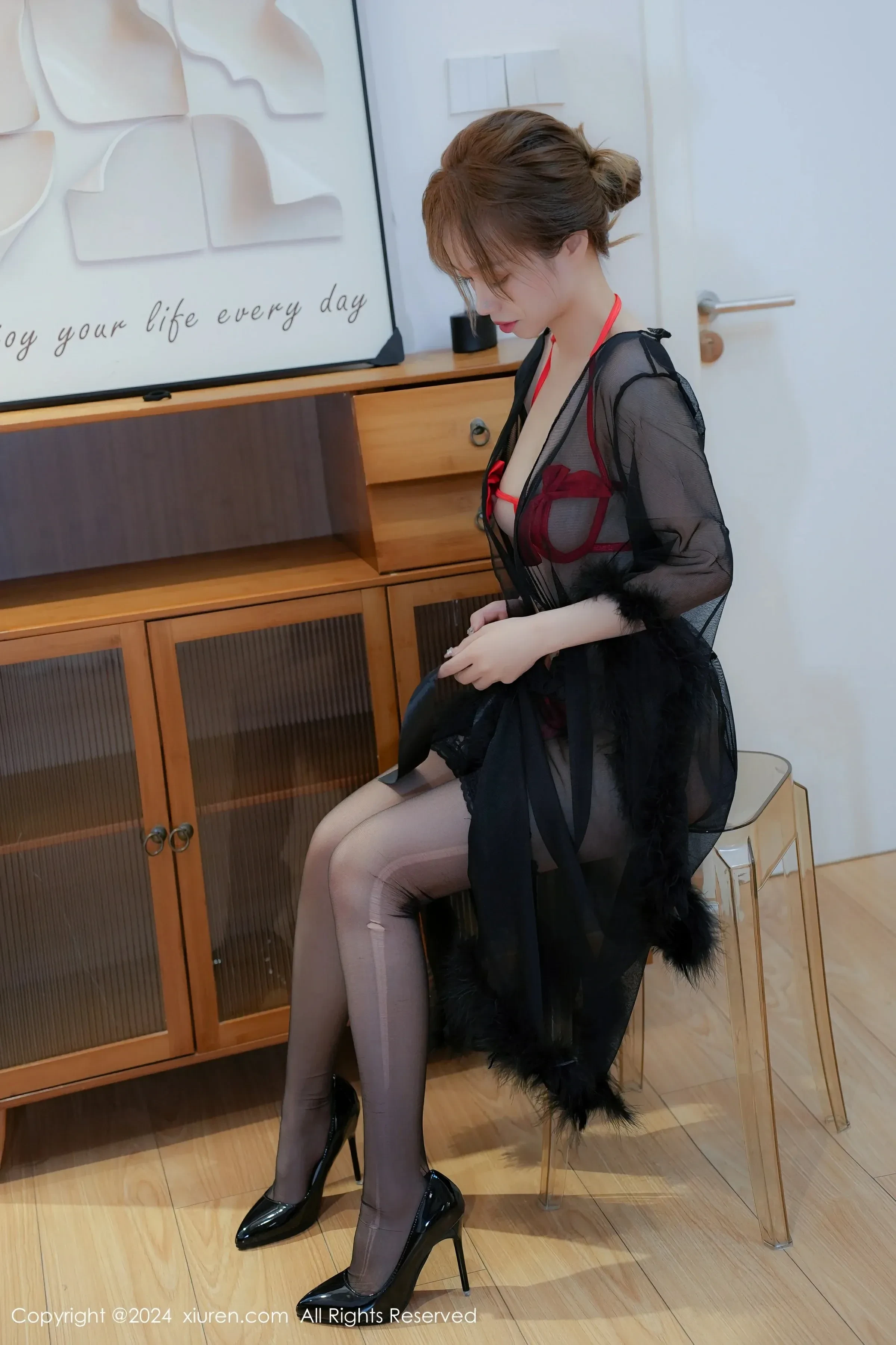 XiuRen 秀人 No.8695 甜白酱 [71P]