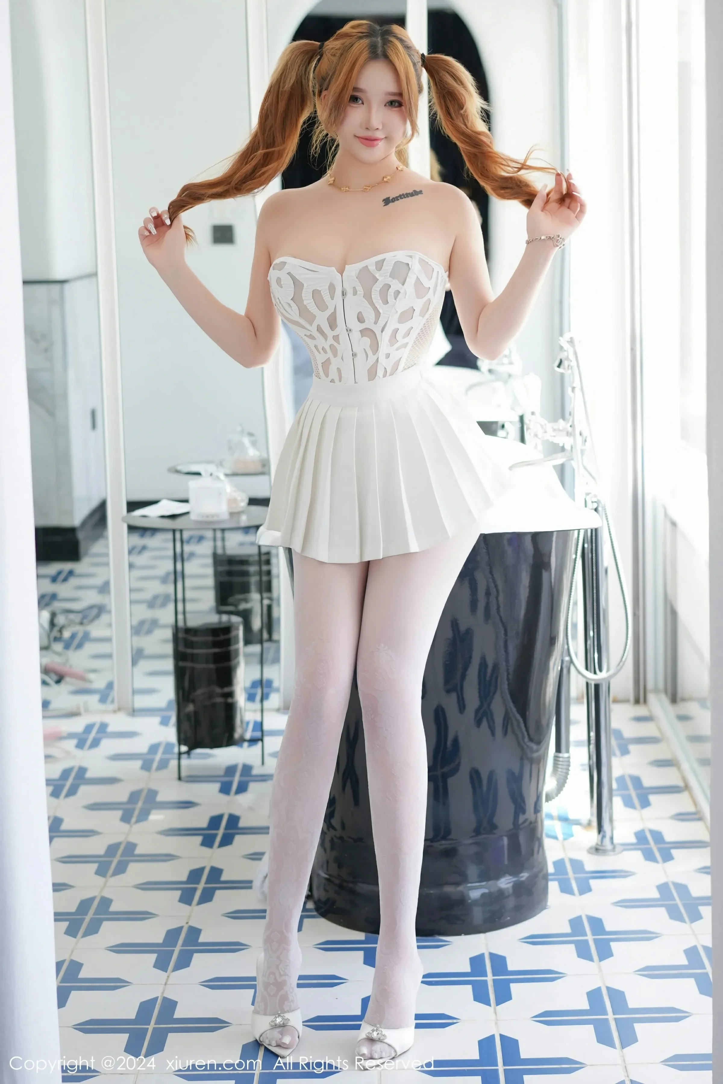 XiuRen 秀人 No.8771 小海臀Rena [60P]