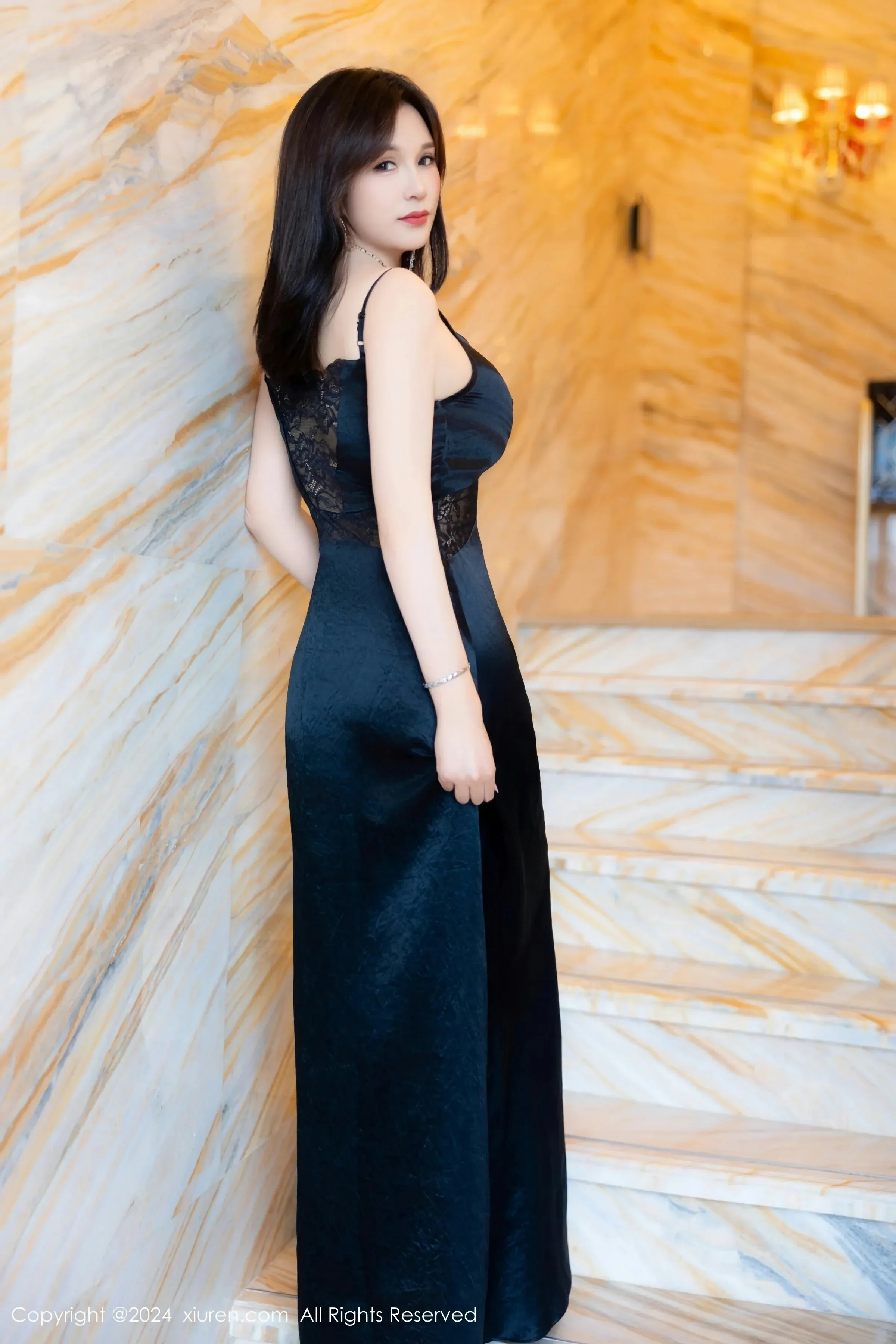 XiuRen 秀人 No.8825 水水姐 [73P]