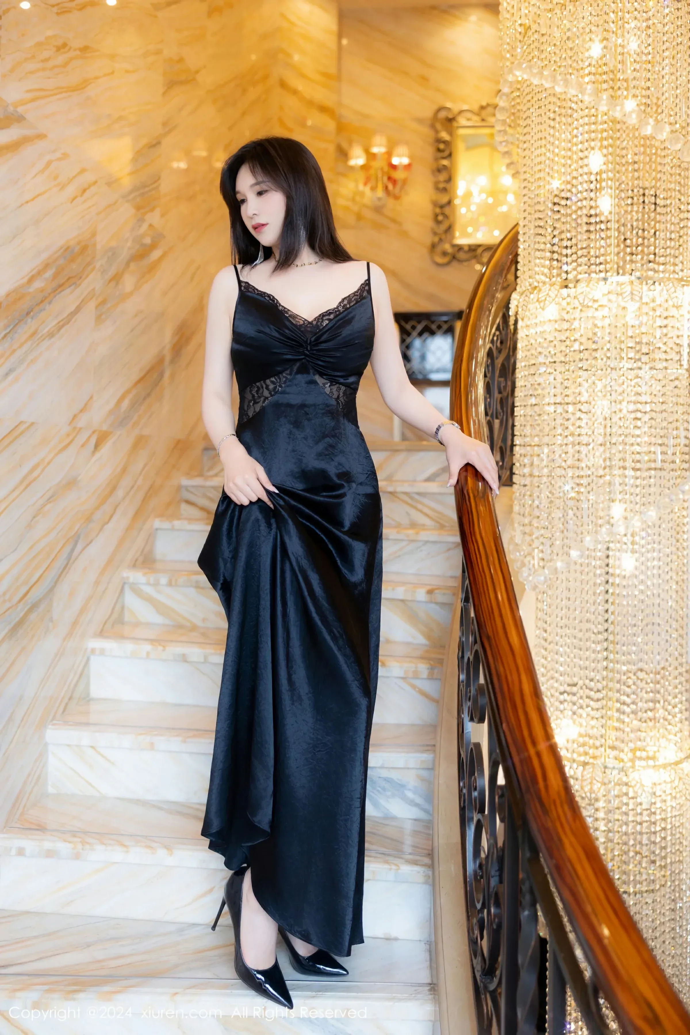 XiuRen 秀人 No.8825 水水姐 [73P]