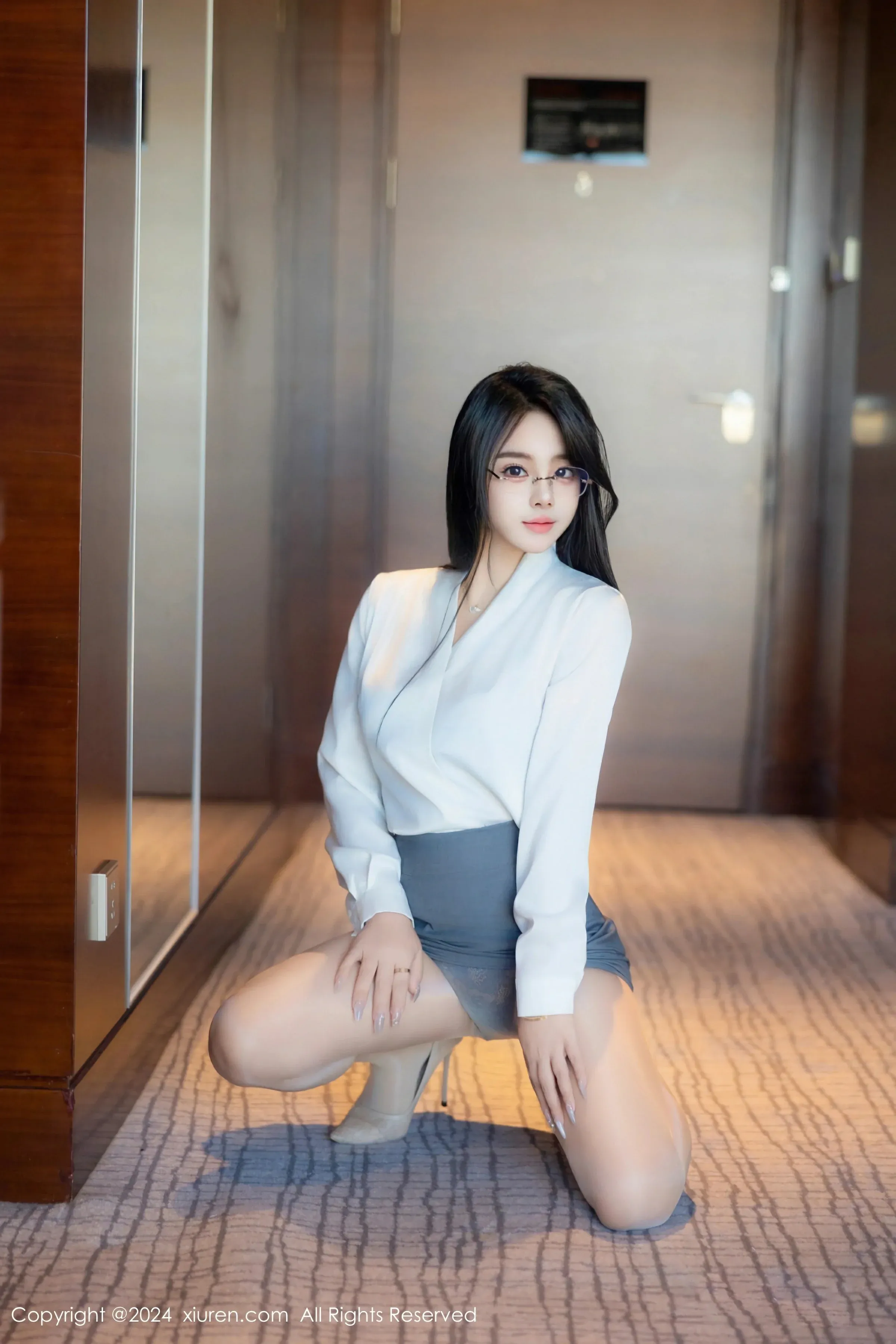 XiuRen 秀人 No.8989 麦田 新人模特 [83P]