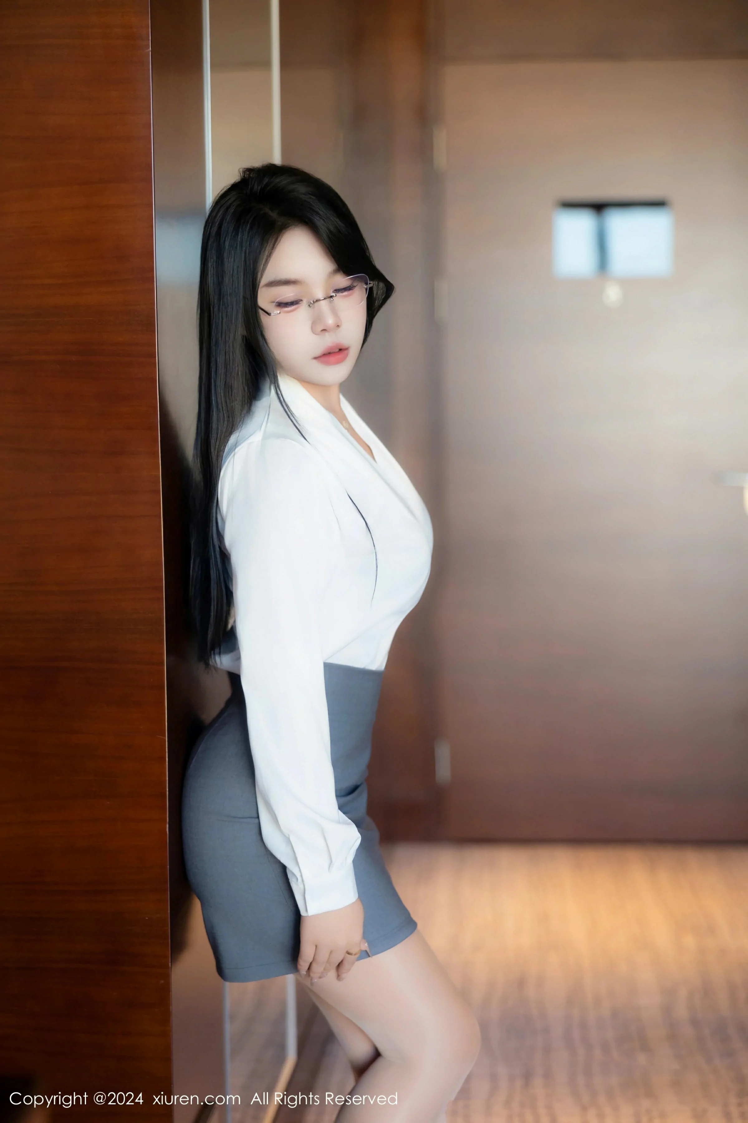 XiuRen 秀人 No.8989 麦田 新人模特 [83P]