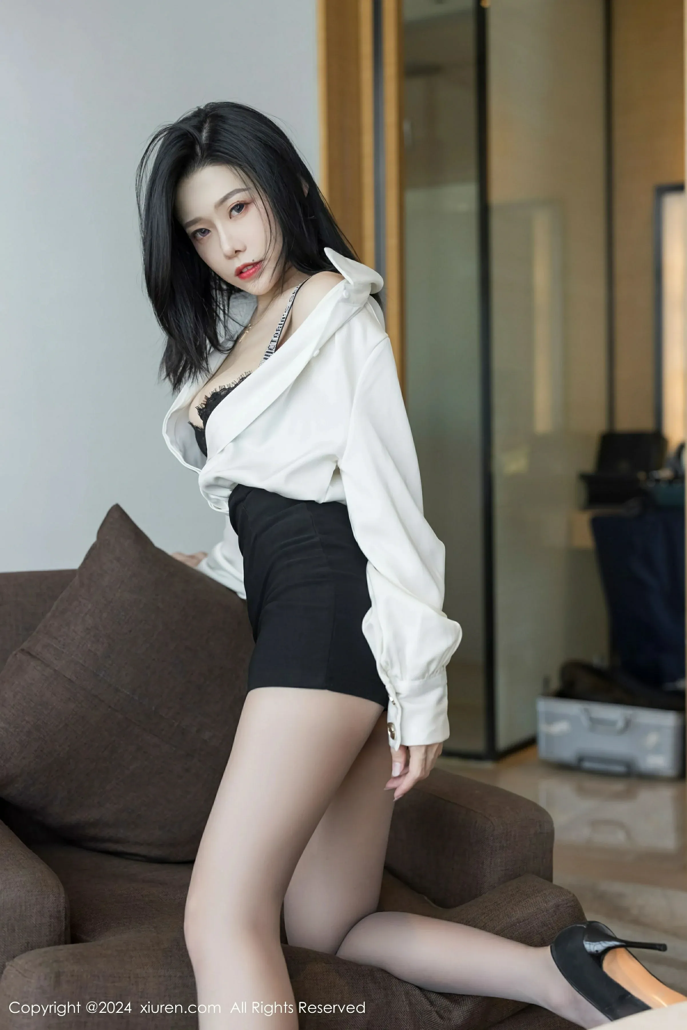 XiuRen 秀人 No.9329 luvian本能 [42P]